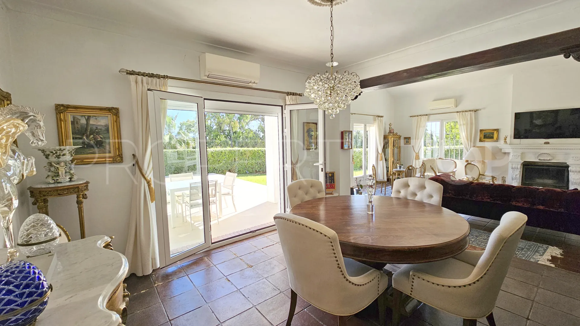 Buy villa in Fuente del Espanto