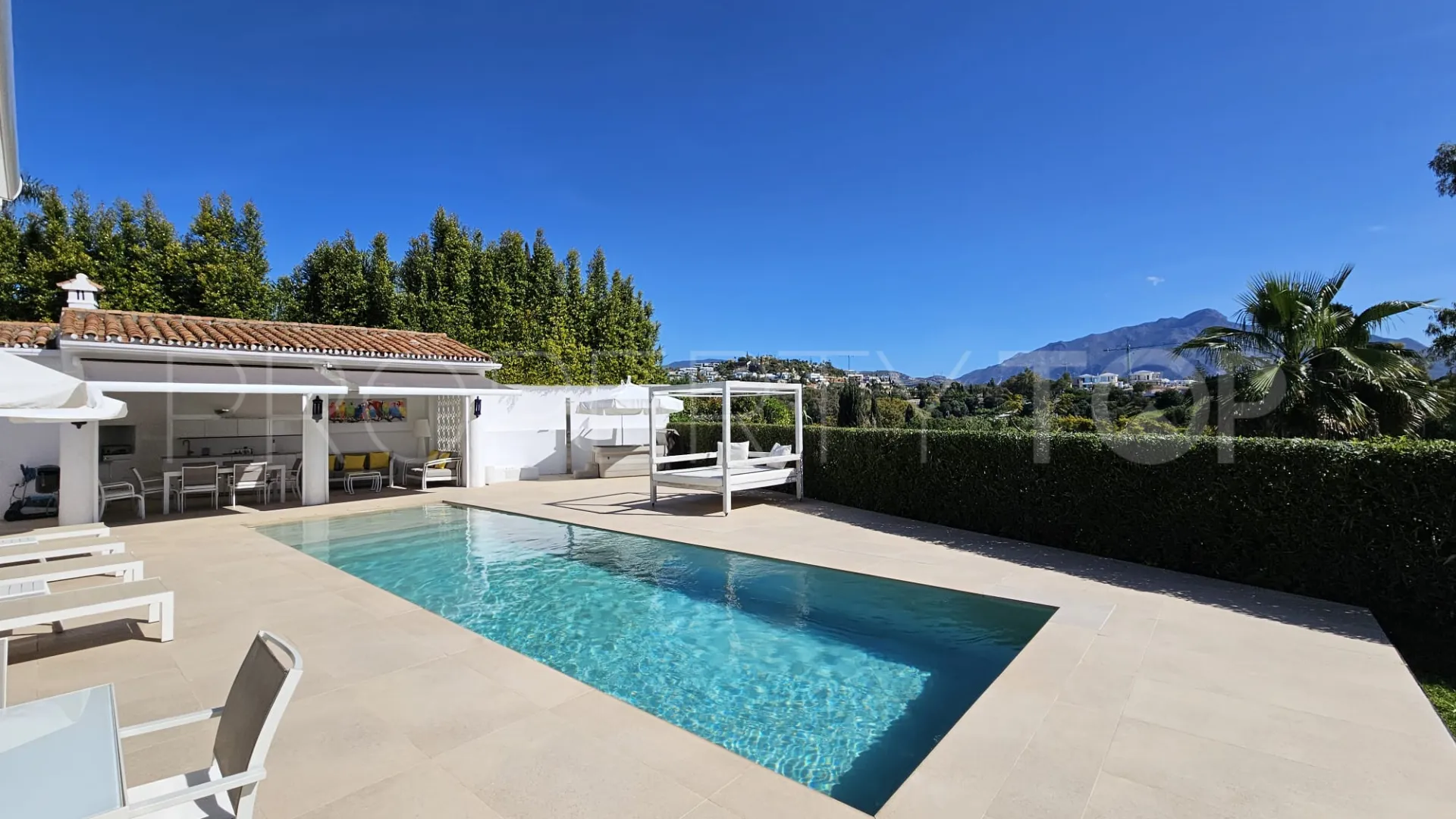 Buy villa in Fuente del Espanto