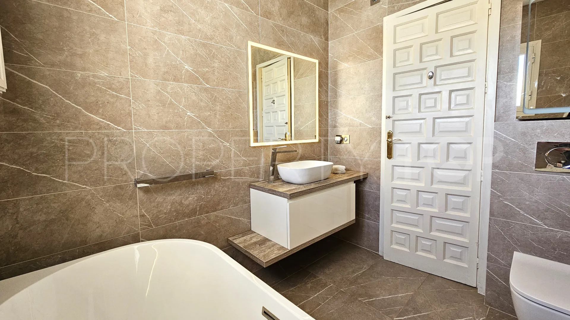 Buy villa in Fuente del Espanto