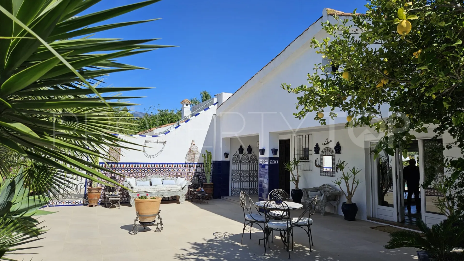 Buy villa in Fuente del Espanto