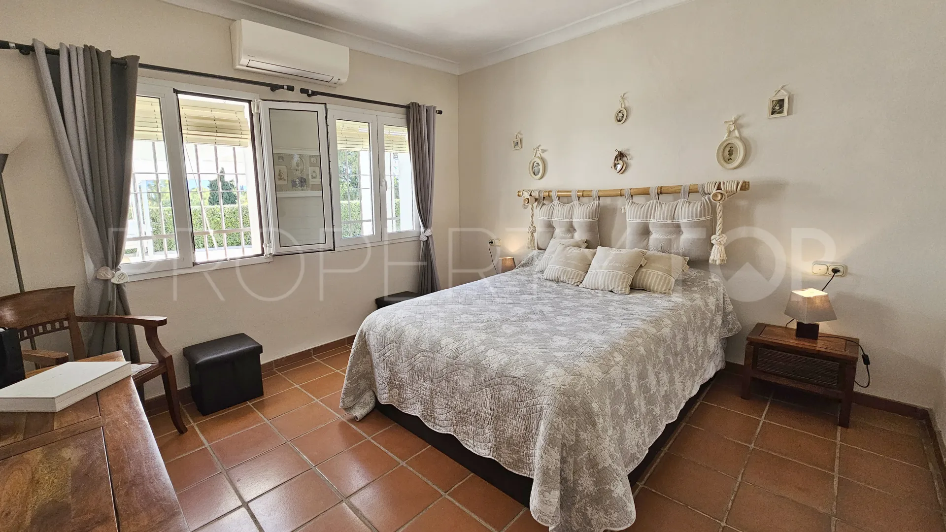 Buy villa in Fuente del Espanto