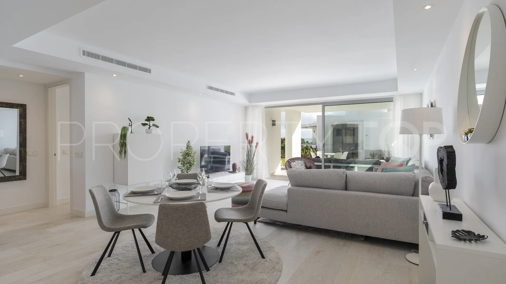 For sale ground floor apartment in Casares with 2 bedrooms