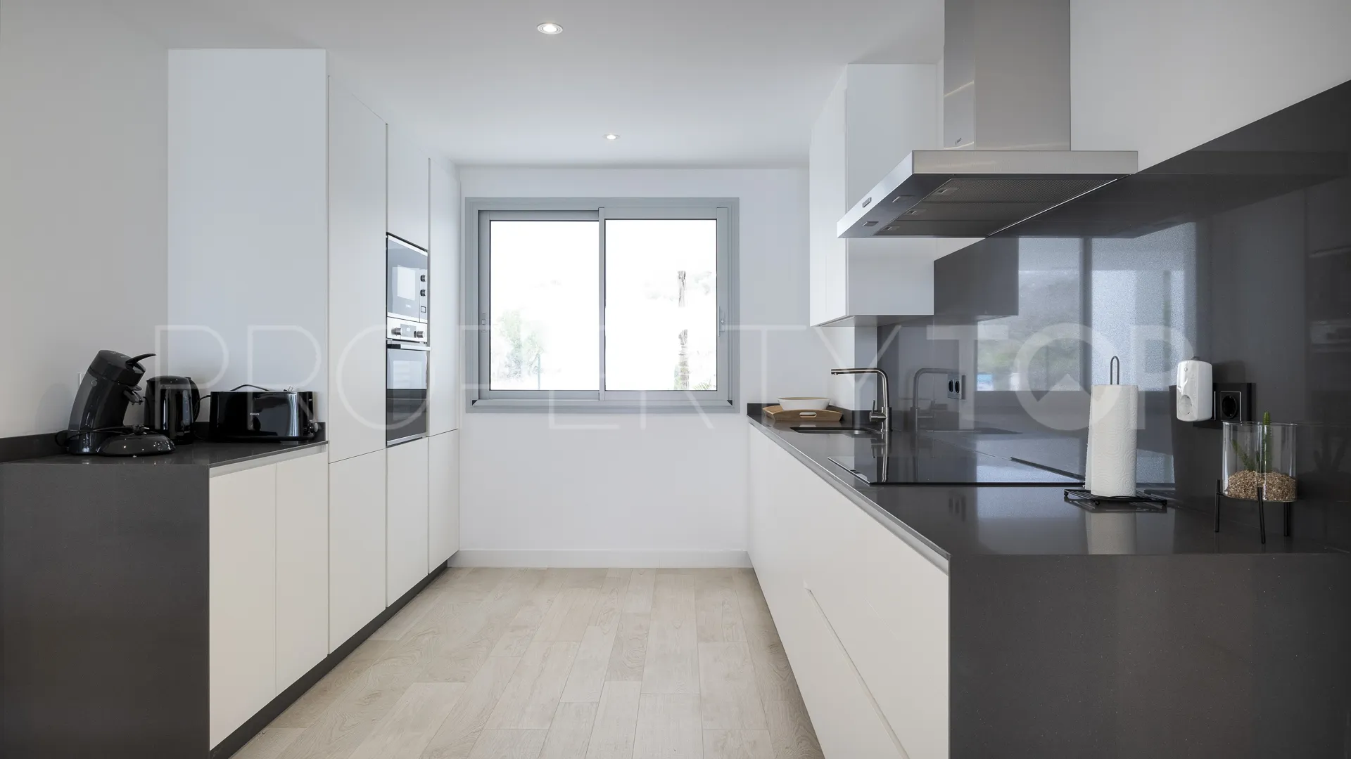 For sale ground floor apartment in Casares with 2 bedrooms