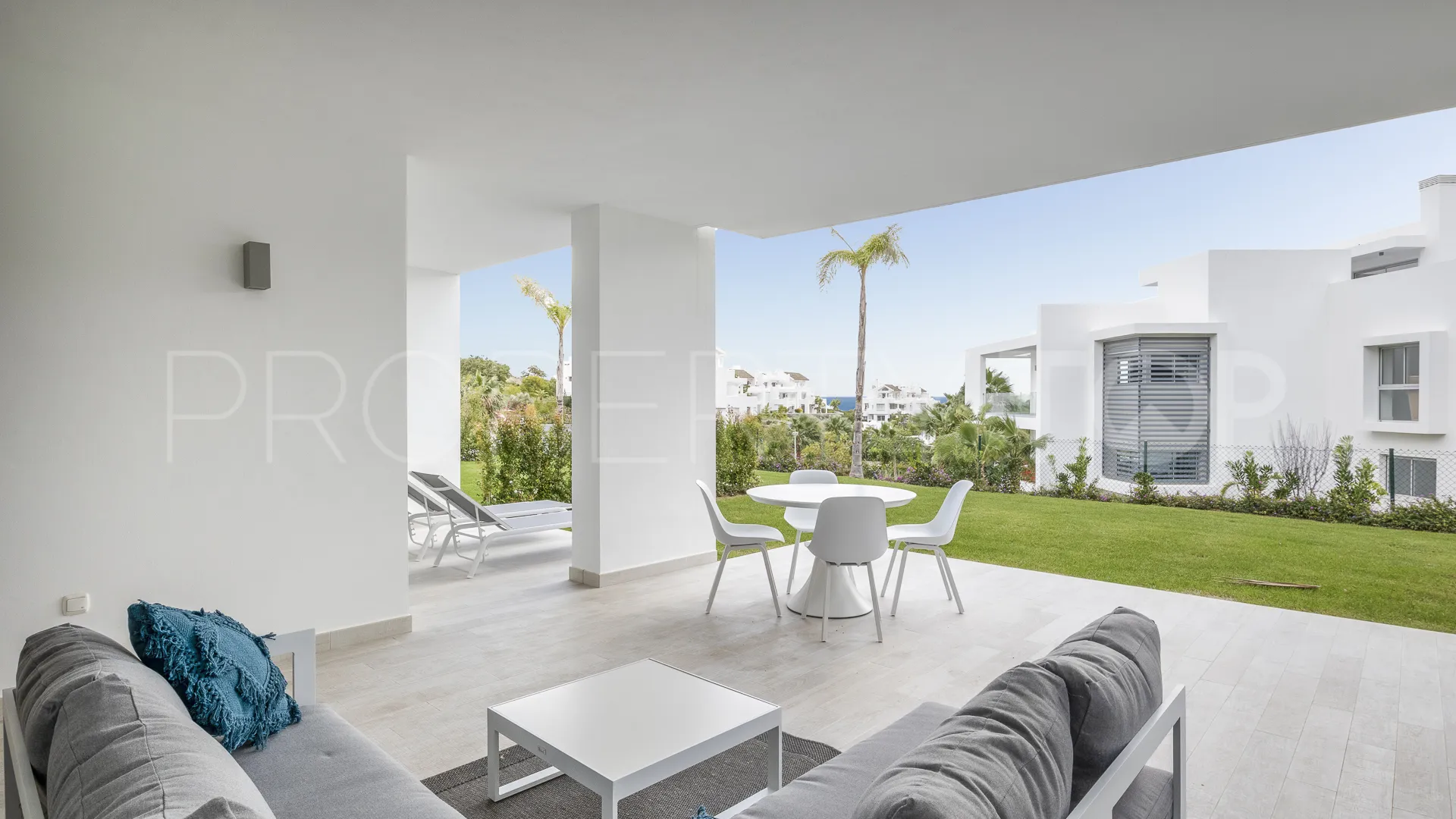 For sale ground floor apartment in Casares with 2 bedrooms