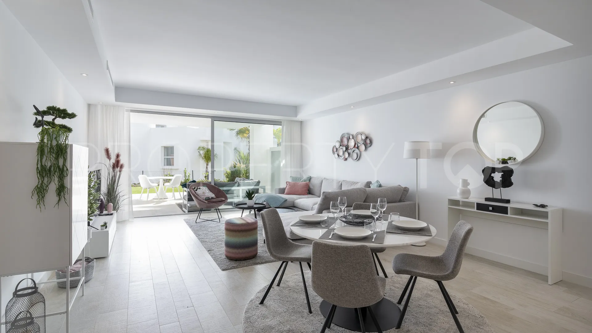 For sale ground floor apartment in Casares with 2 bedrooms