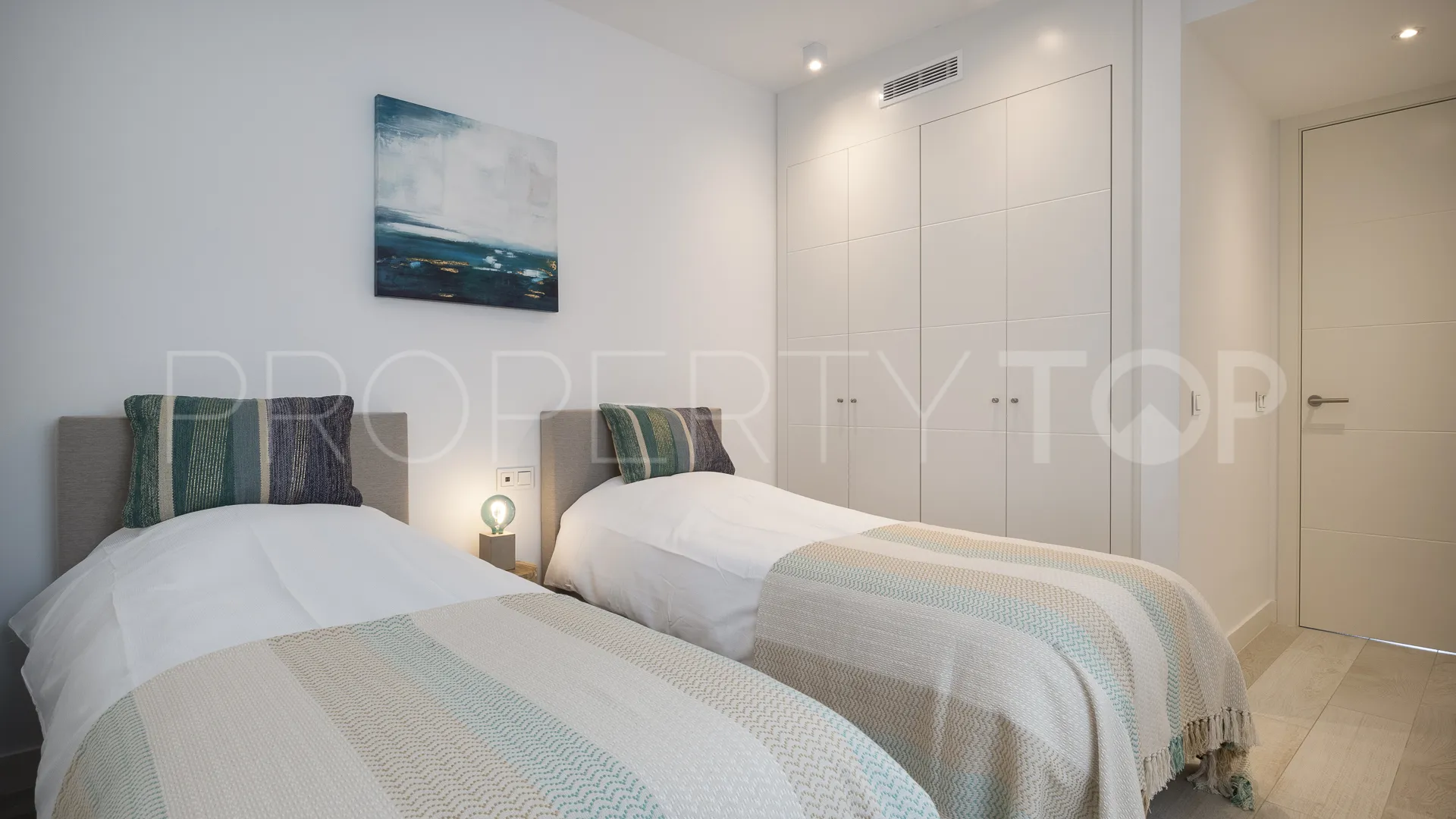 For sale ground floor apartment in Casares with 2 bedrooms