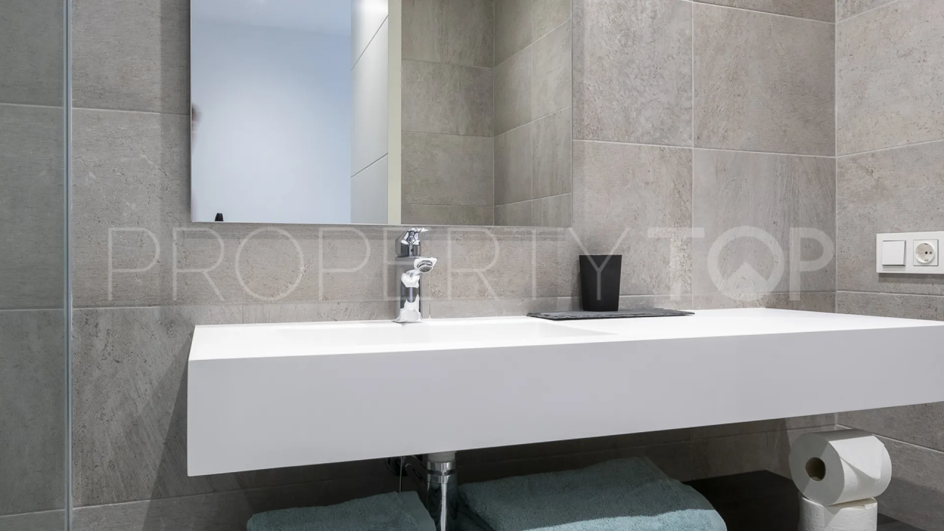 For sale ground floor apartment in Casares with 2 bedrooms