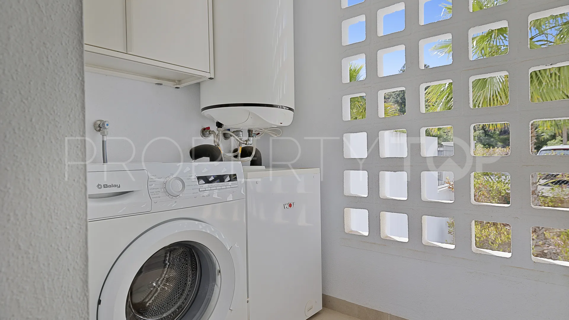 Ojen apartment for sale