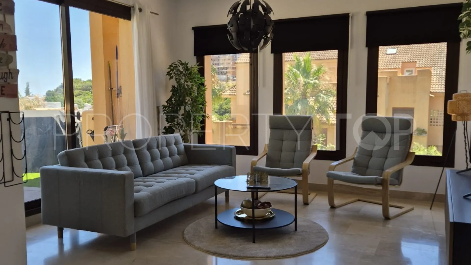 For sale 3 bedrooms apartment in Manilva