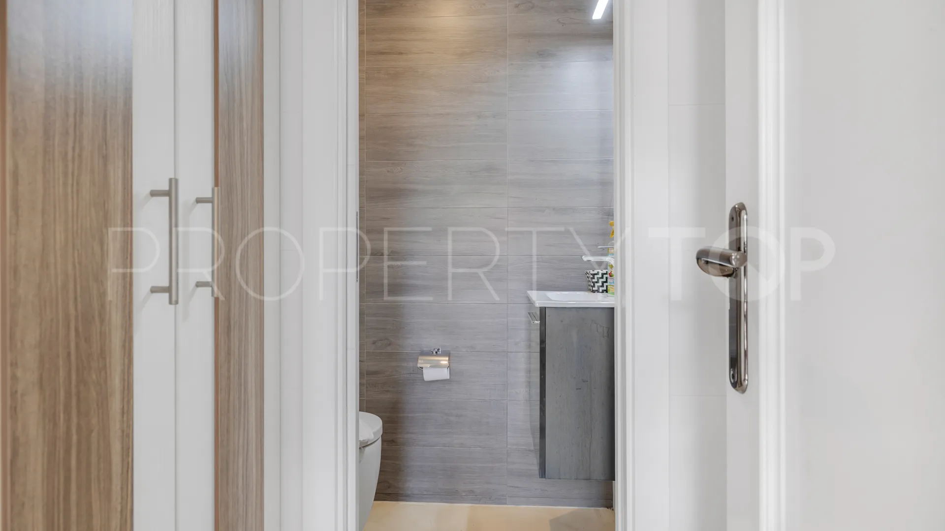 5 bedrooms semi detached house for sale in Estepona