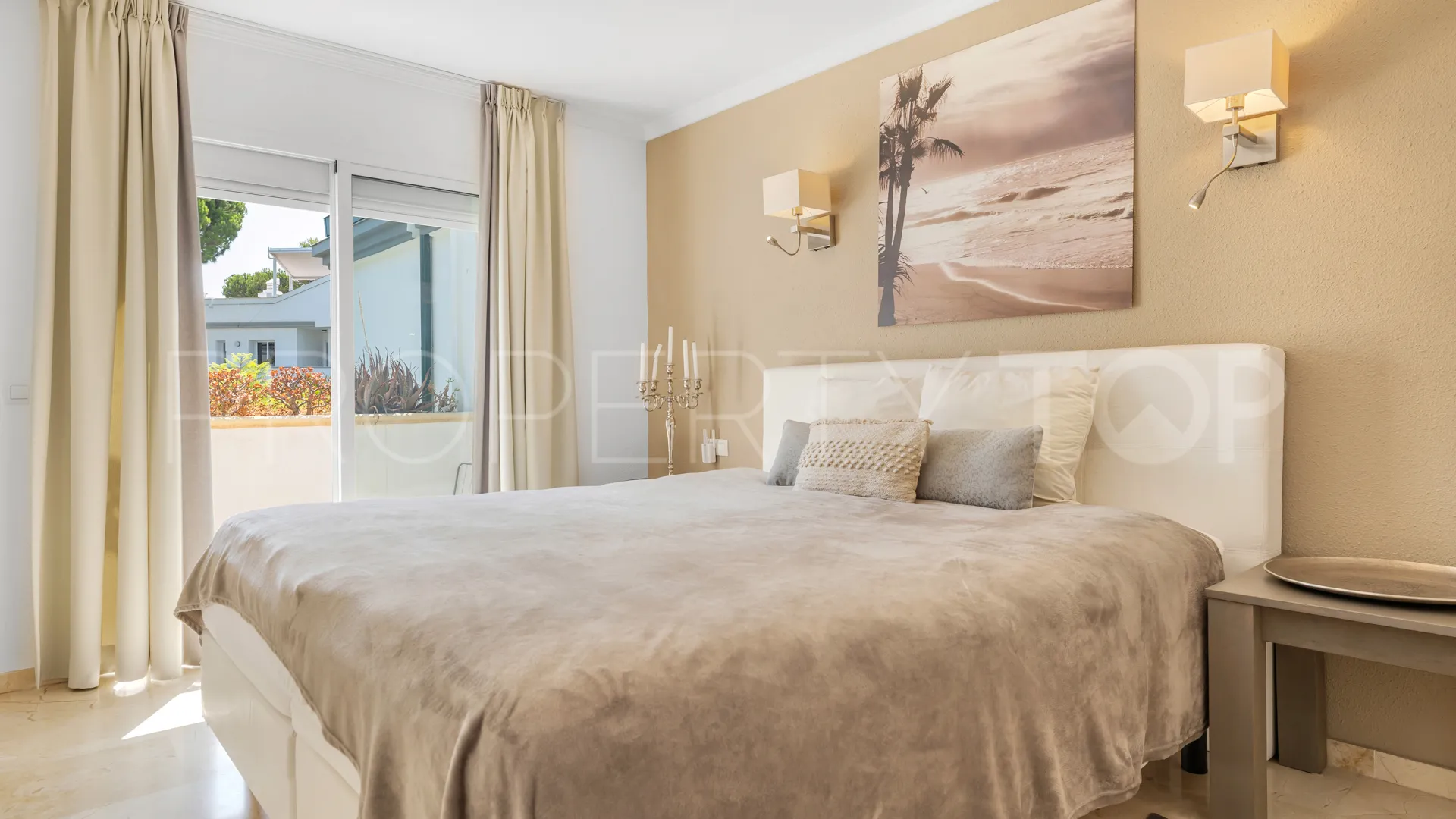 5 bedrooms semi detached house for sale in Estepona