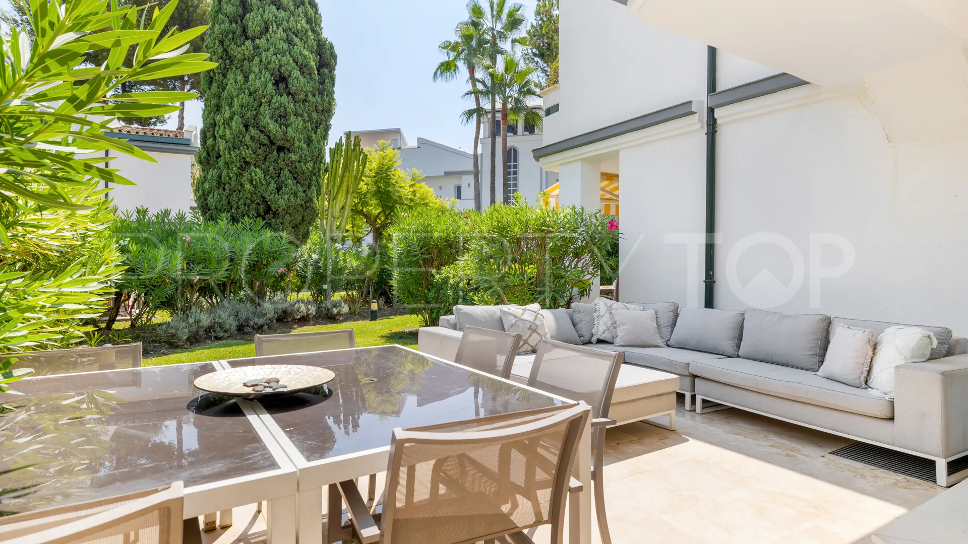 5 bedrooms semi detached house for sale in Estepona