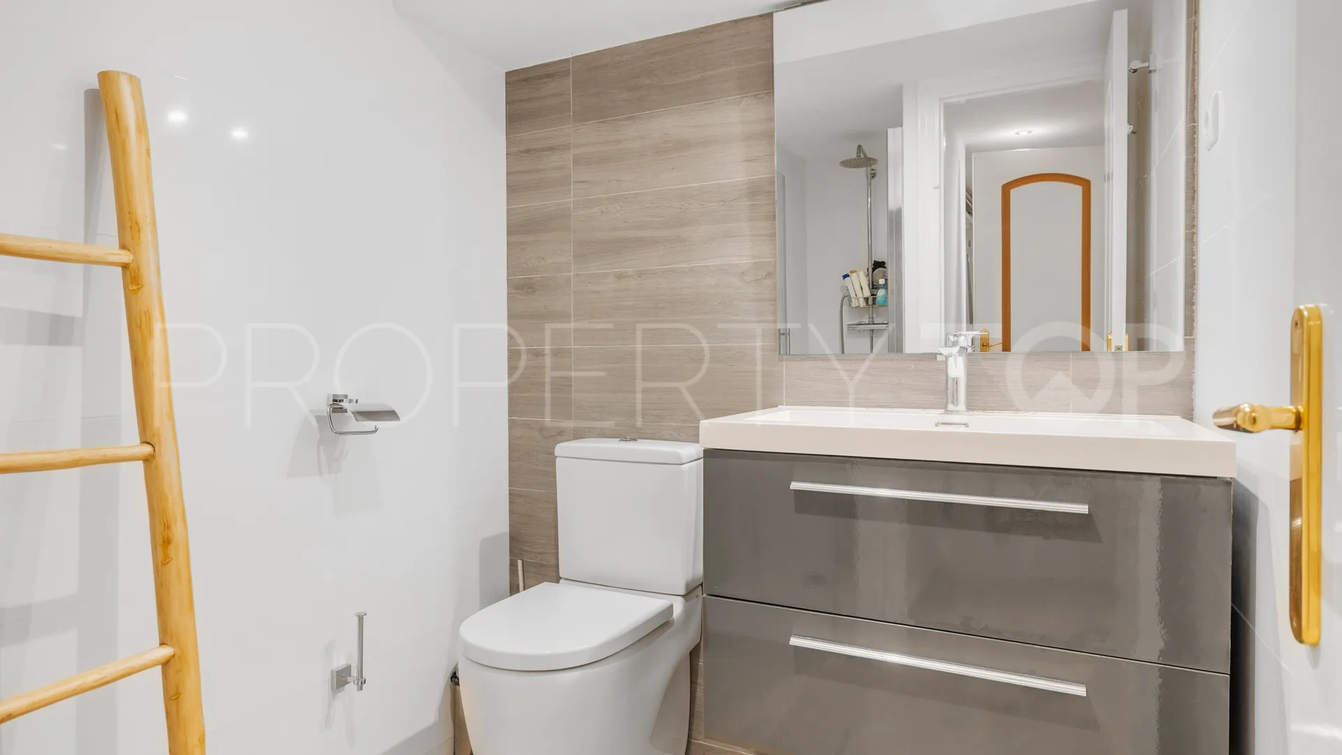 5 bedrooms semi detached house for sale in Estepona