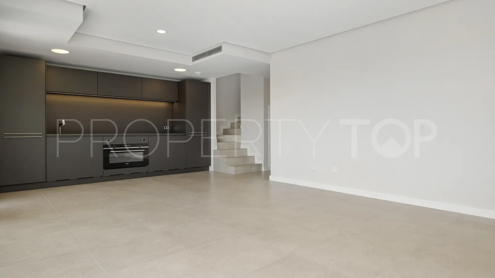 Apartment with 3 bedrooms for sale in Estepona