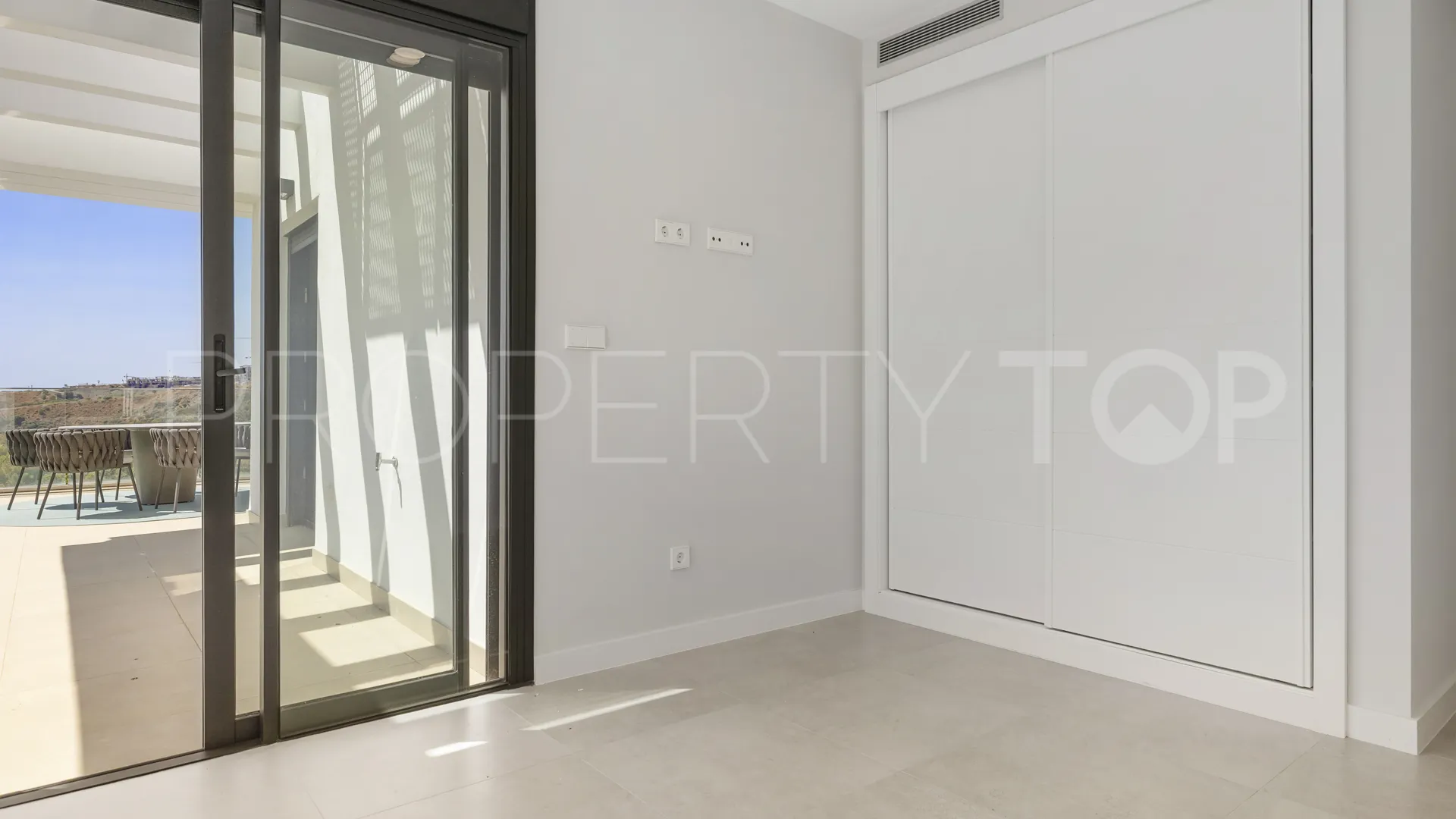 Apartment with 3 bedrooms for sale in Estepona
