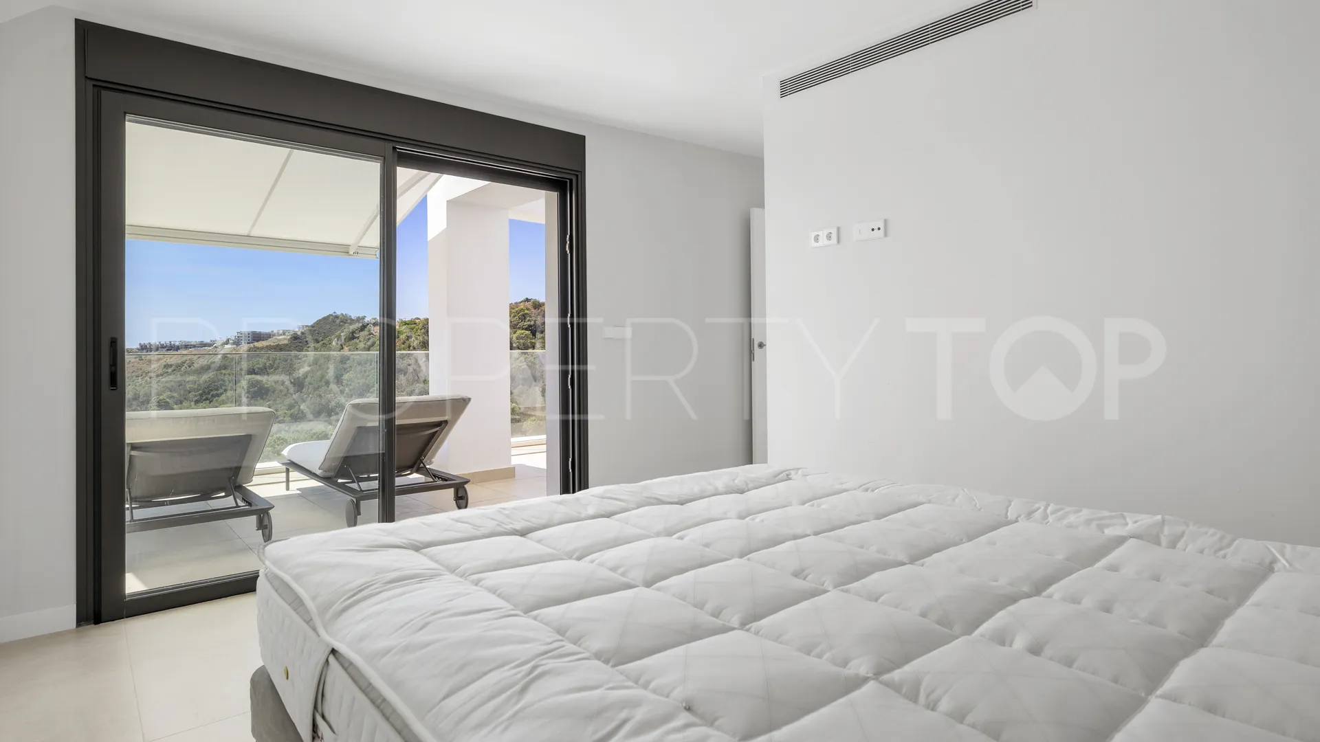 Apartment with 3 bedrooms for sale in Estepona
