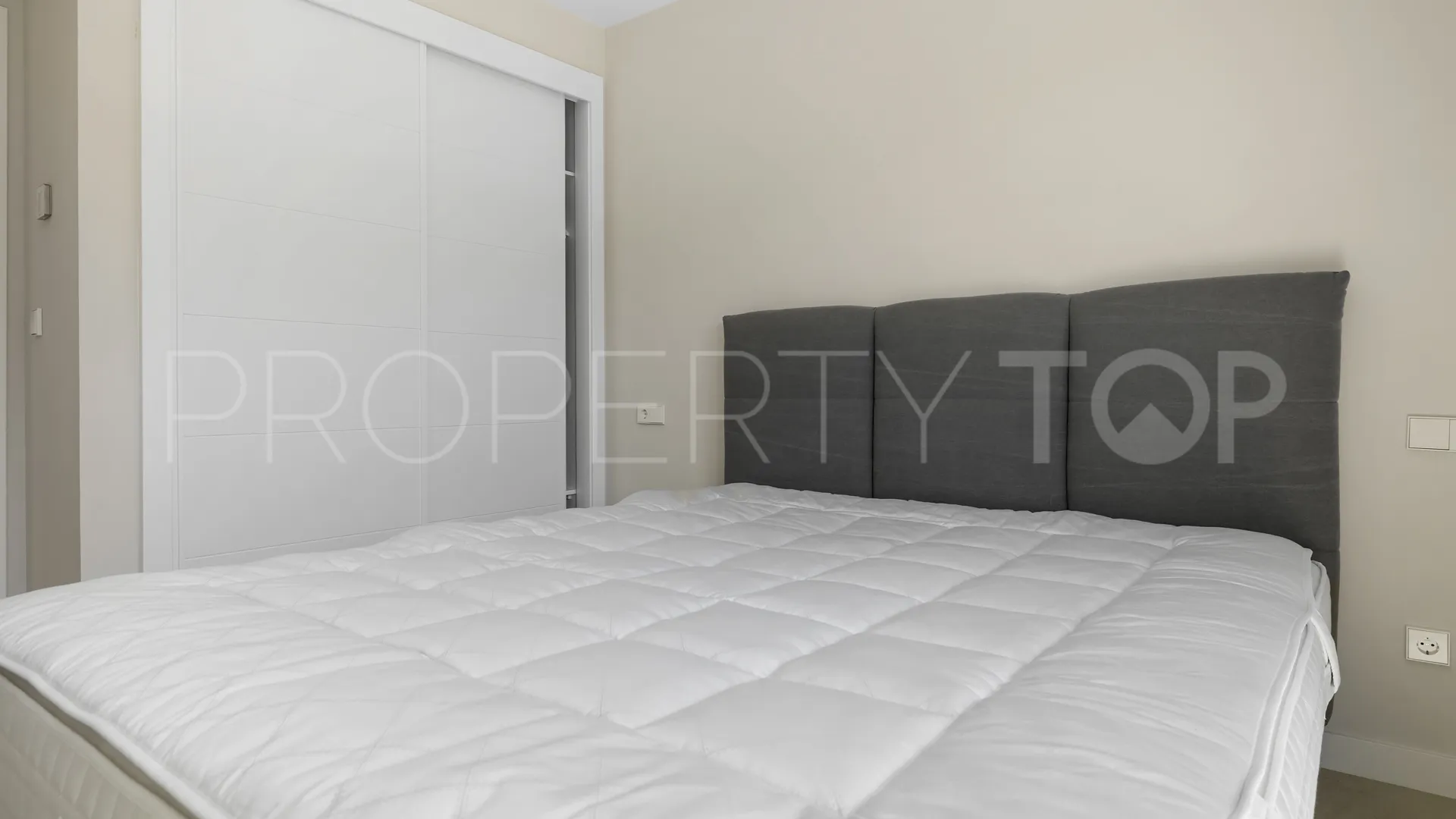 Apartment with 3 bedrooms for sale in Estepona