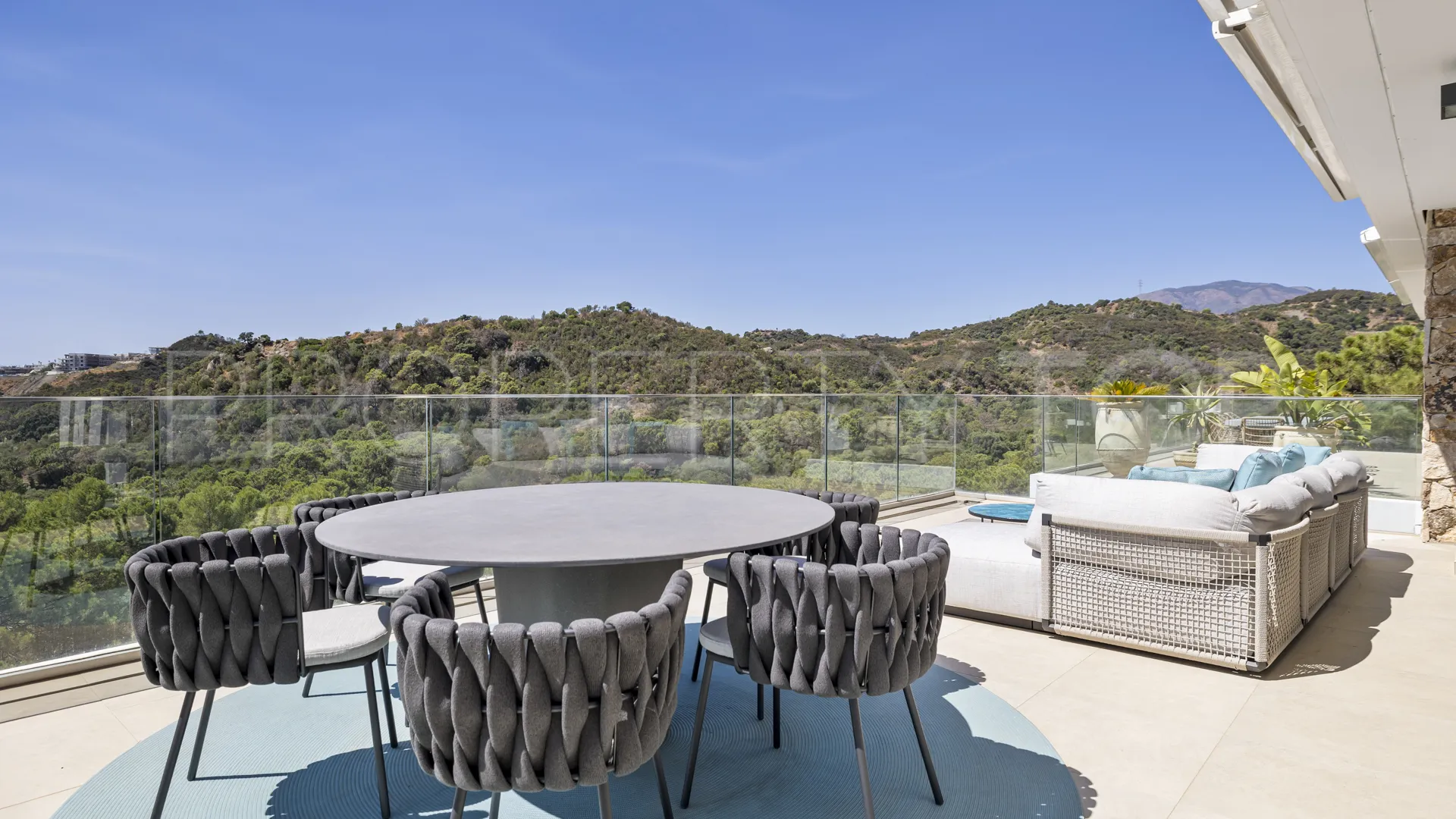 Apartment with 3 bedrooms for sale in Estepona