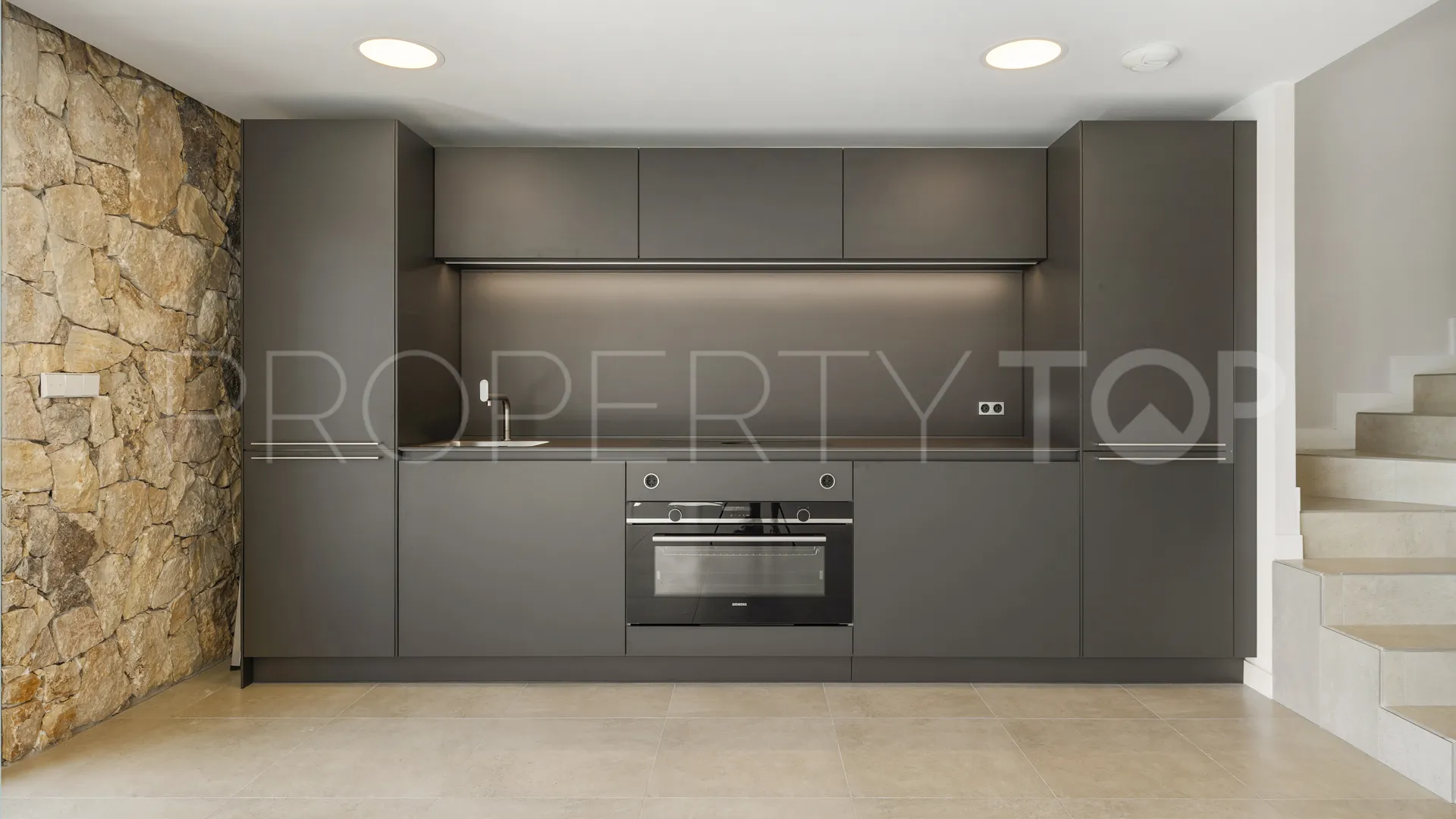 Apartment with 3 bedrooms for sale in Estepona