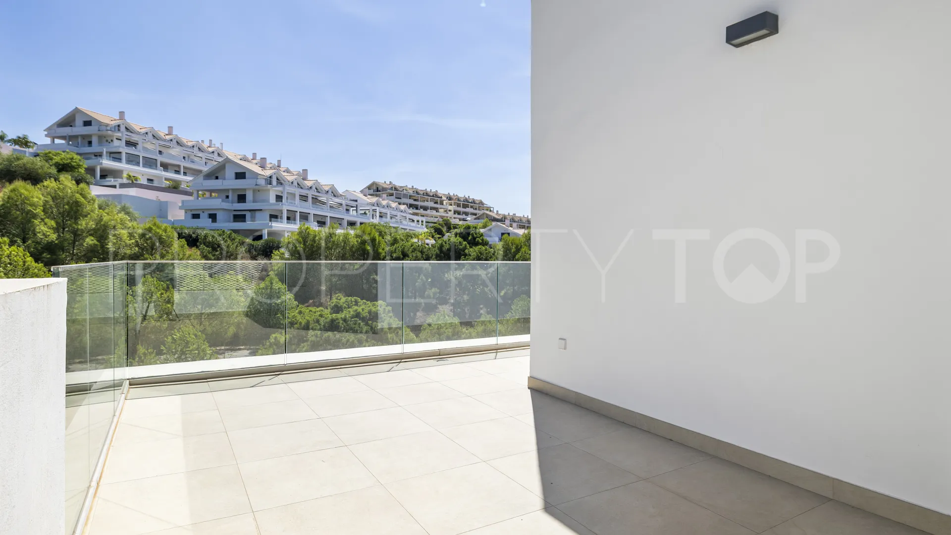 Apartment with 3 bedrooms for sale in Estepona