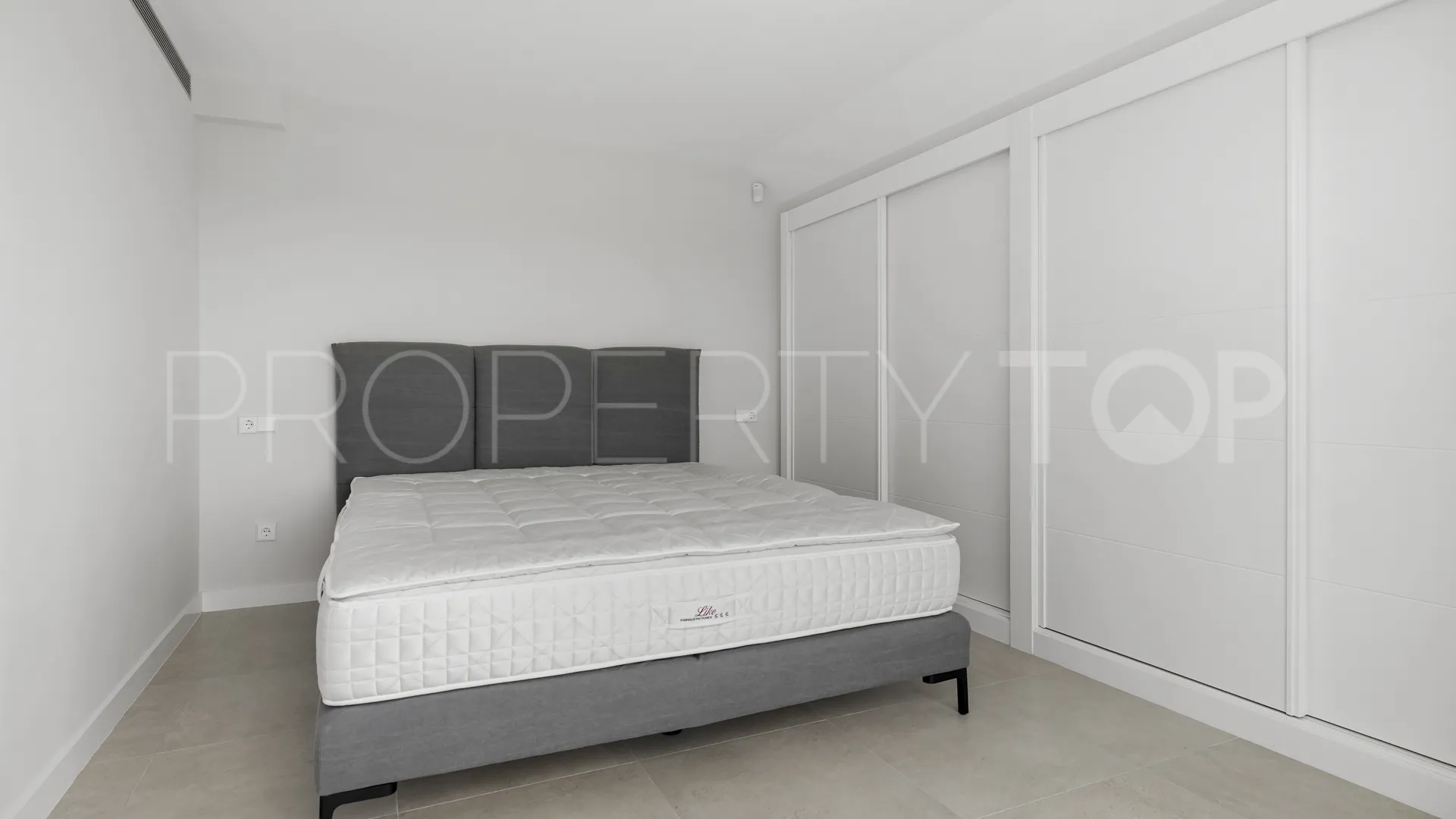 Apartment with 3 bedrooms for sale in Estepona