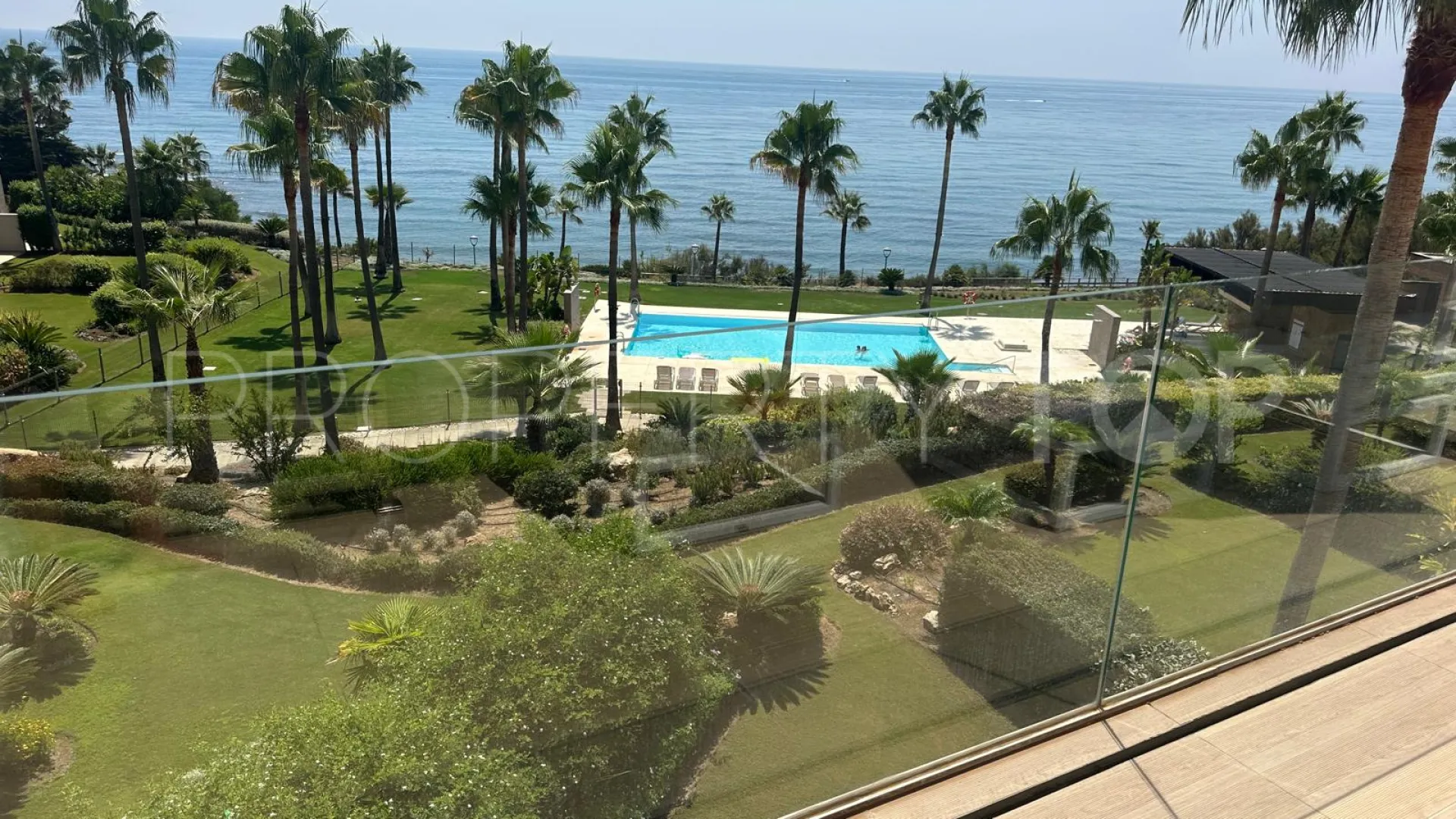 For sale duplex penthouse with 3 bedrooms in Estepona