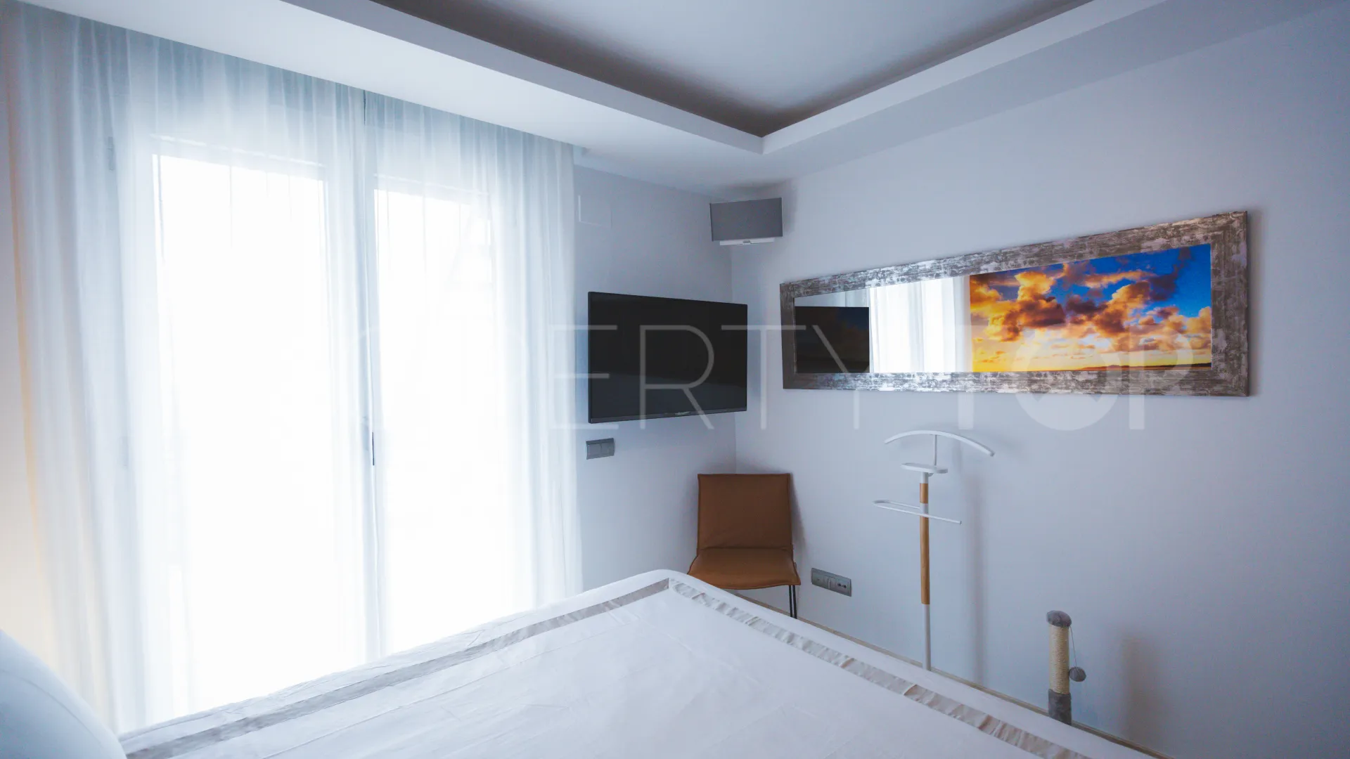For sale duplex penthouse with 3 bedrooms in Estepona