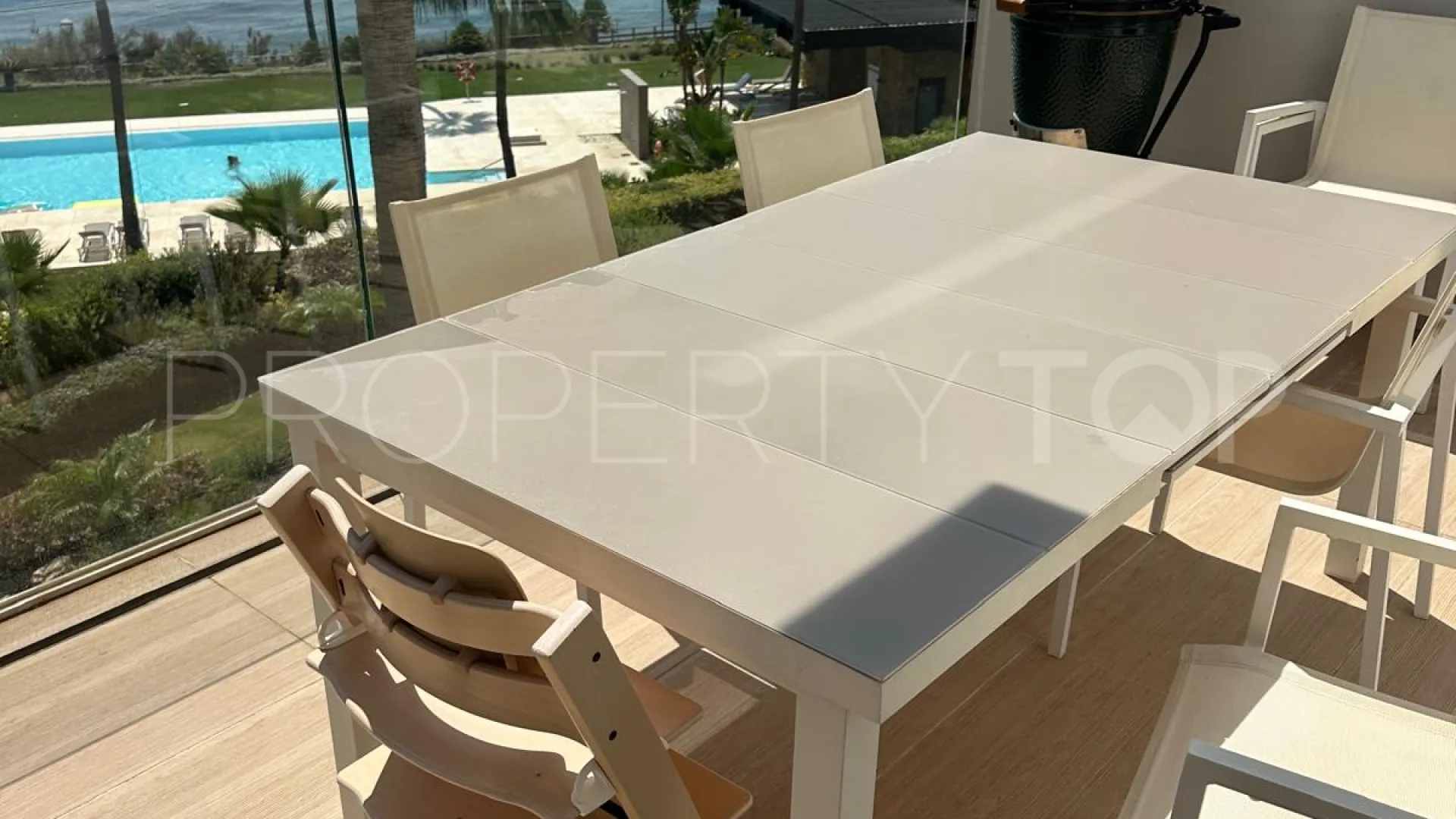 For sale duplex penthouse with 3 bedrooms in Estepona