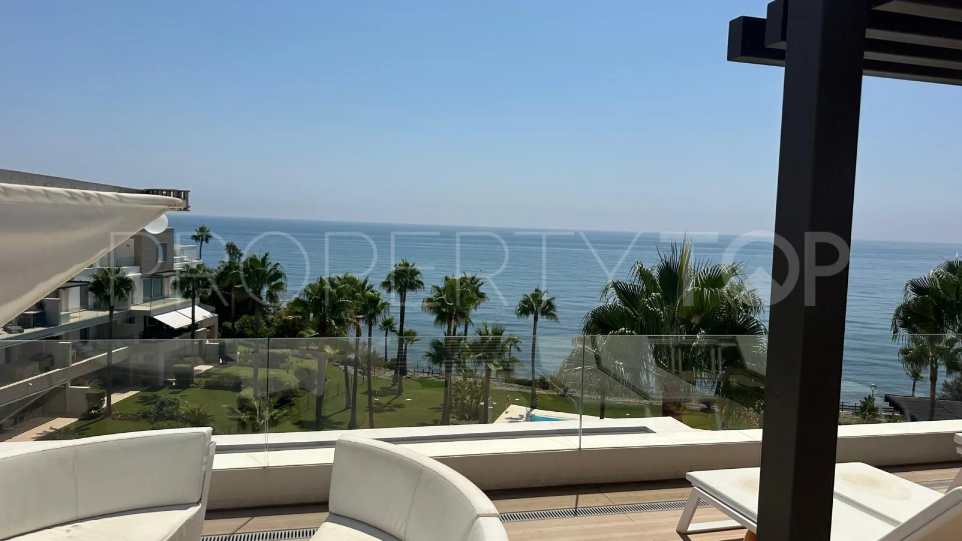 For sale duplex penthouse with 3 bedrooms in Estepona