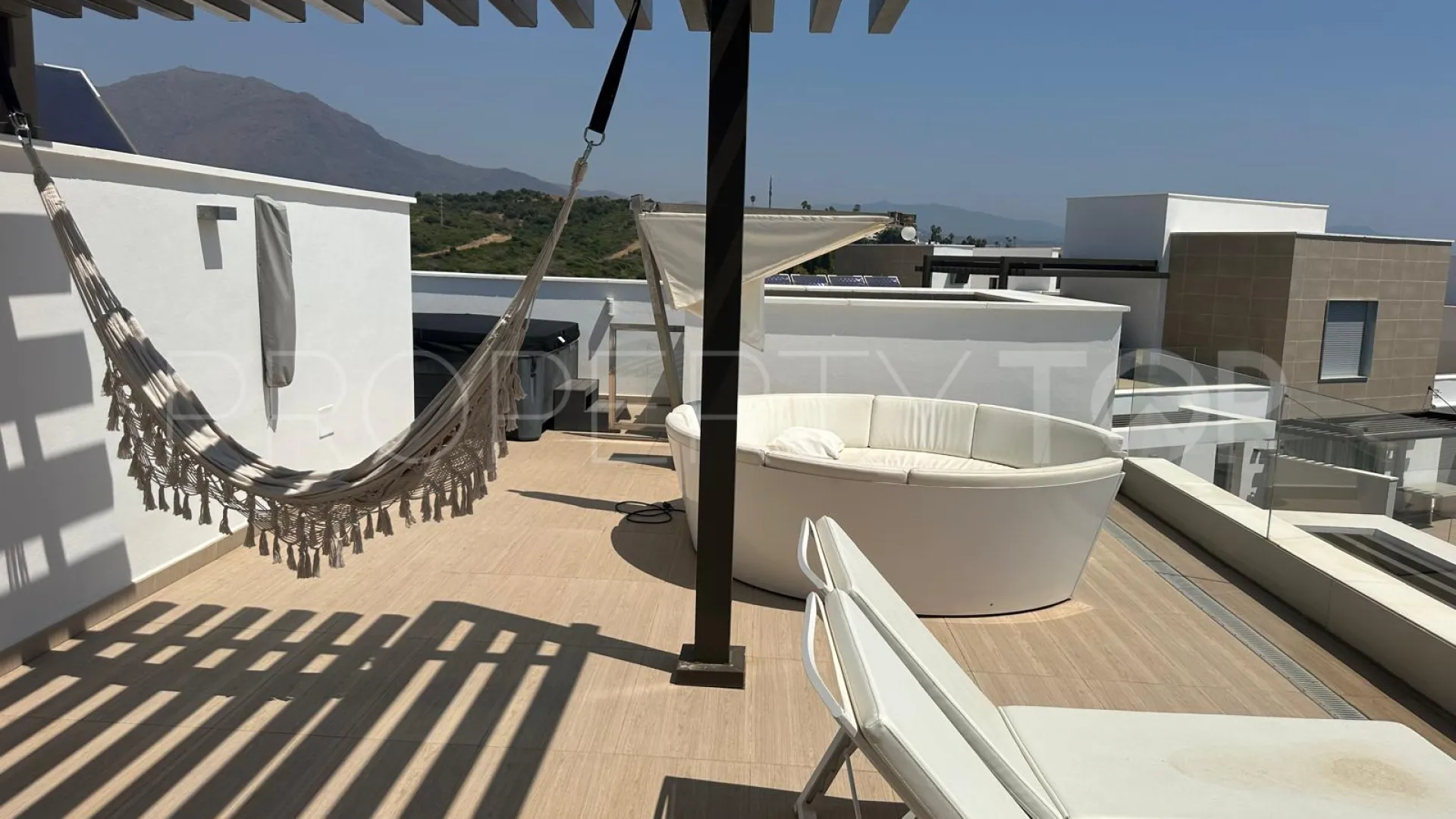 For sale duplex penthouse with 3 bedrooms in Estepona