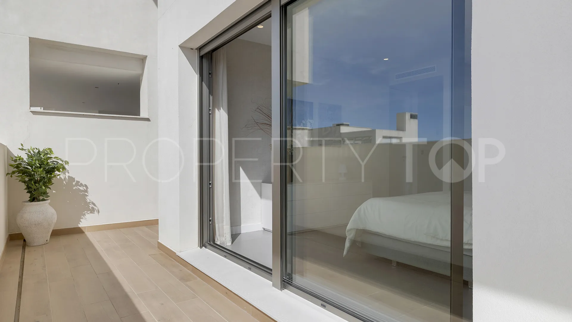 Estepona apartment for sale