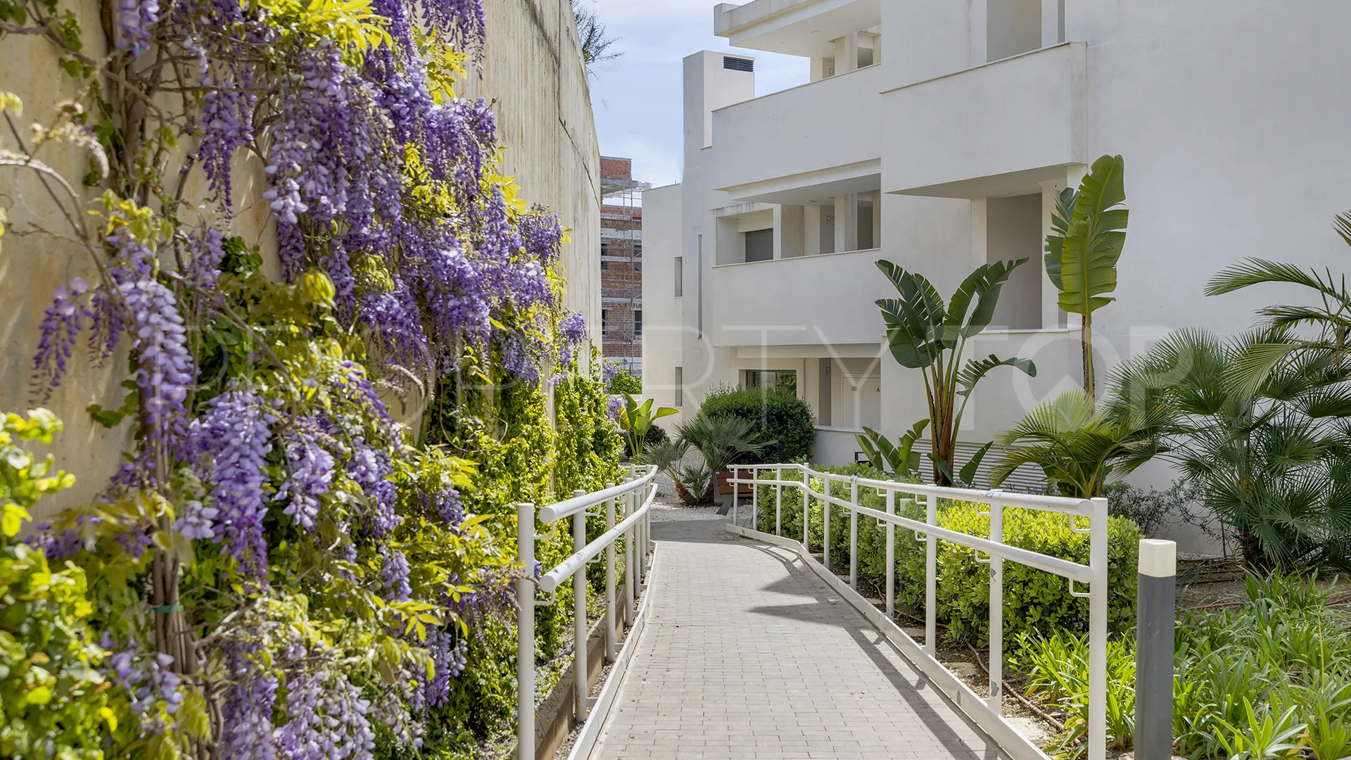 Estepona apartment for sale