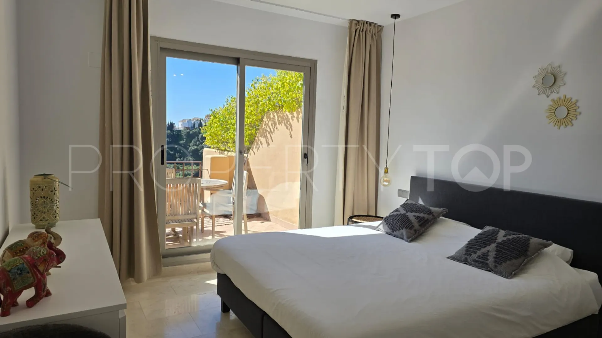 3 bedrooms duplex penthouse in Estepona for sale