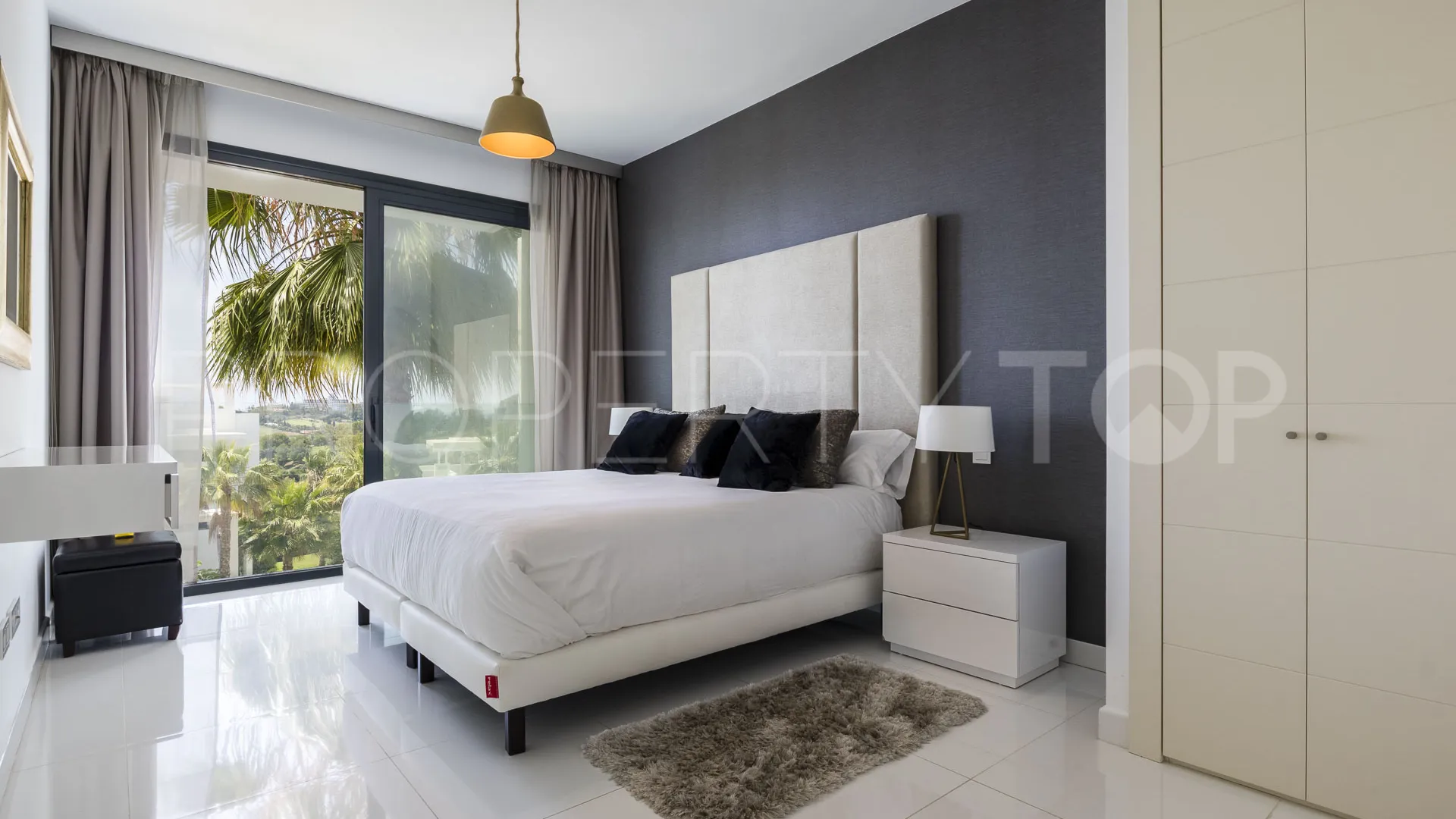 Se vende apartamento con 2 dormitorios en Benahavis