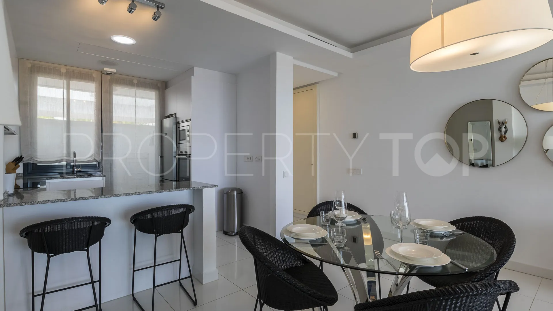 Se vende apartamento con 2 dormitorios en Benahavis