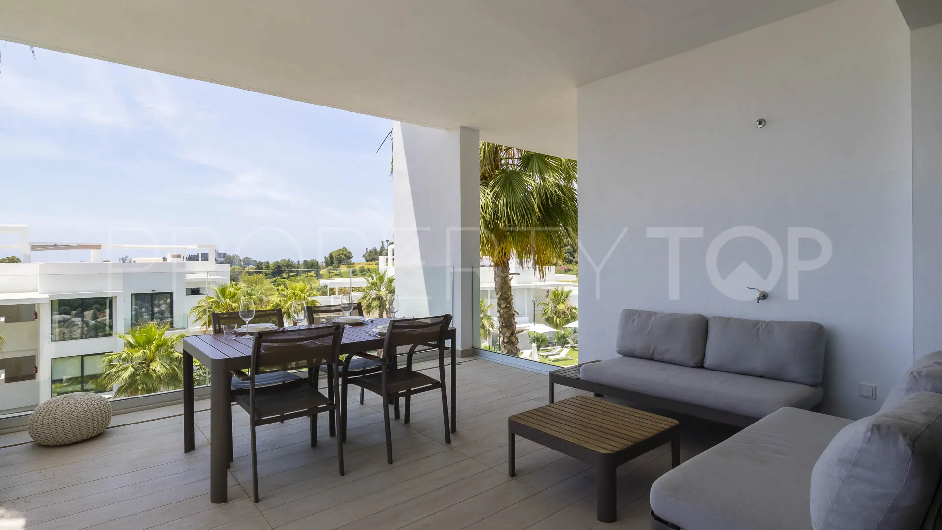 Se vende apartamento con 2 dormitorios en Benahavis
