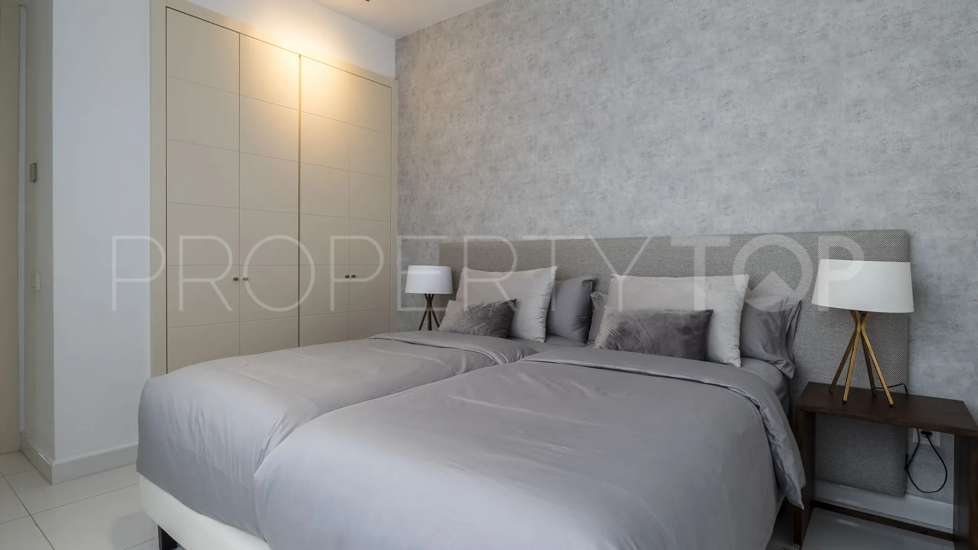Se vende apartamento con 2 dormitorios en Benahavis