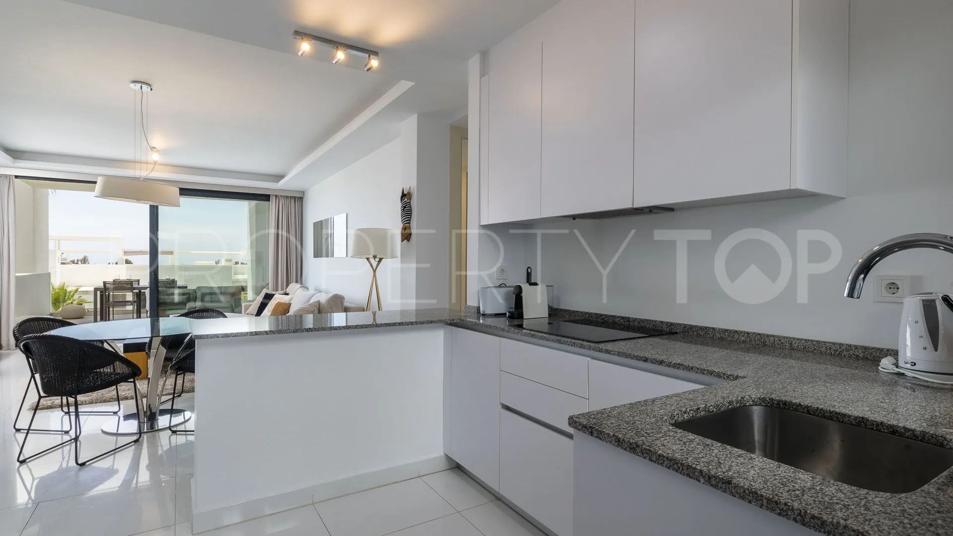 Se vende apartamento con 2 dormitorios en Benahavis