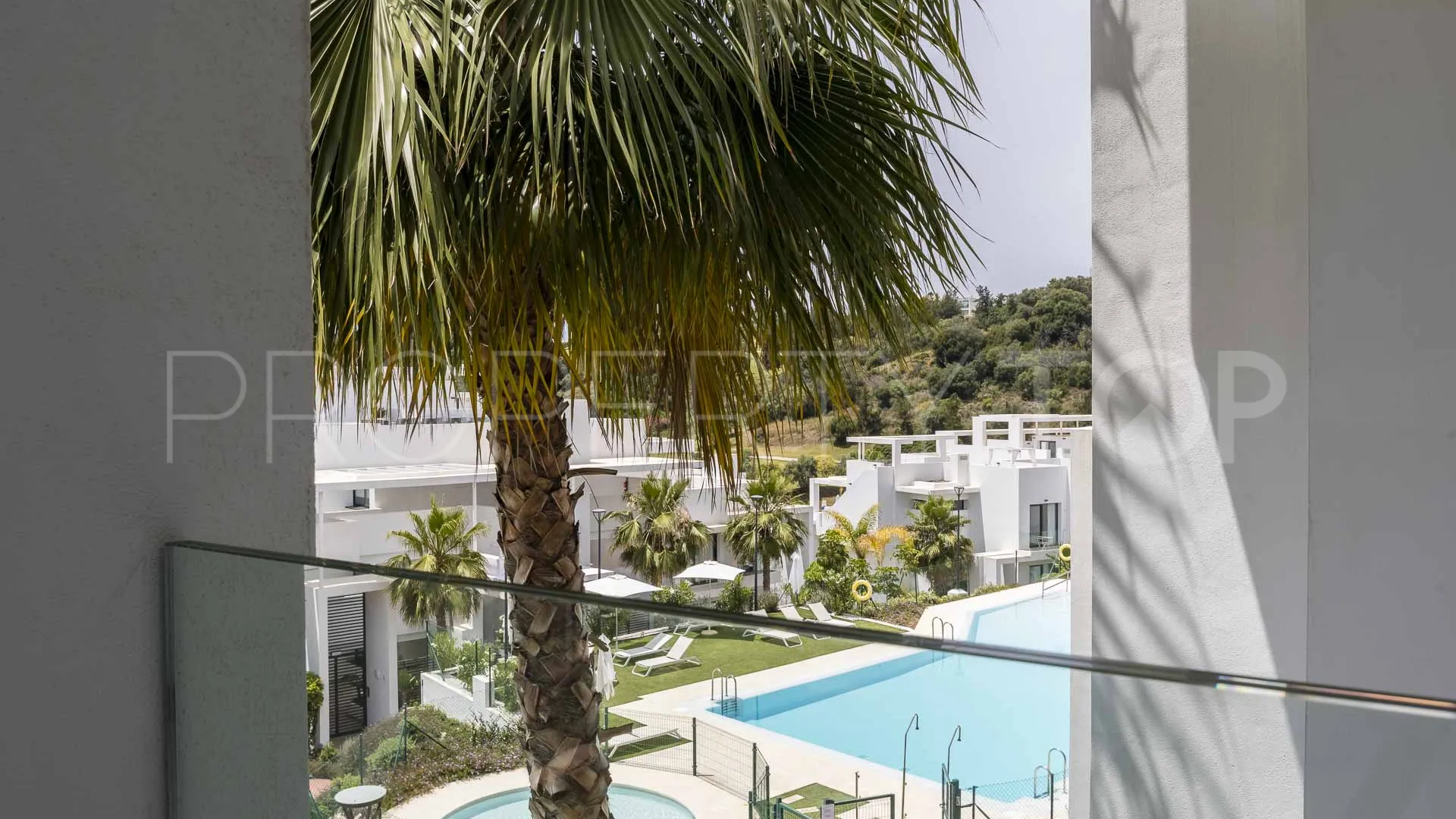 Se vende apartamento con 2 dormitorios en Benahavis