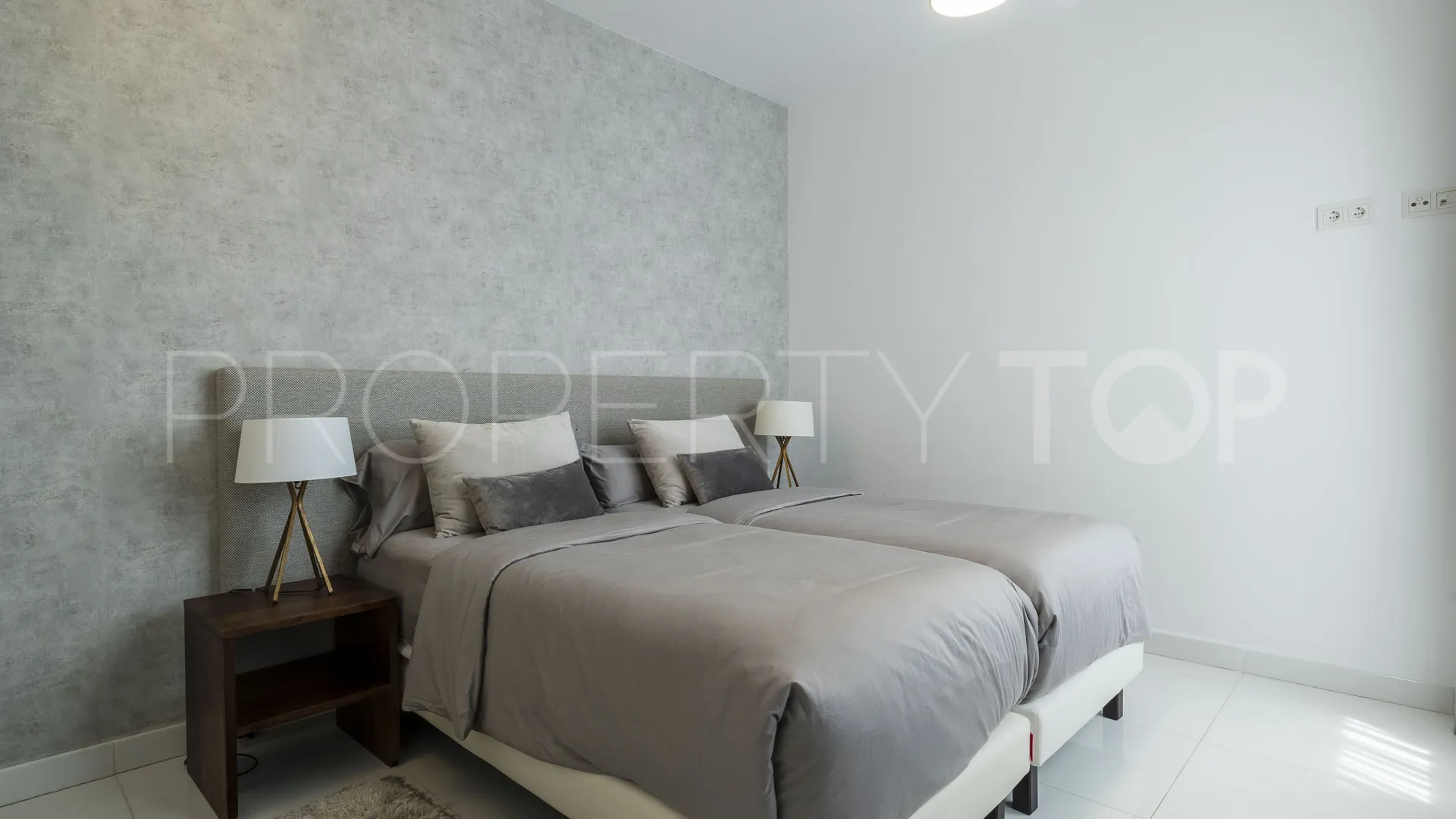 Se vende apartamento con 2 dormitorios en Benahavis