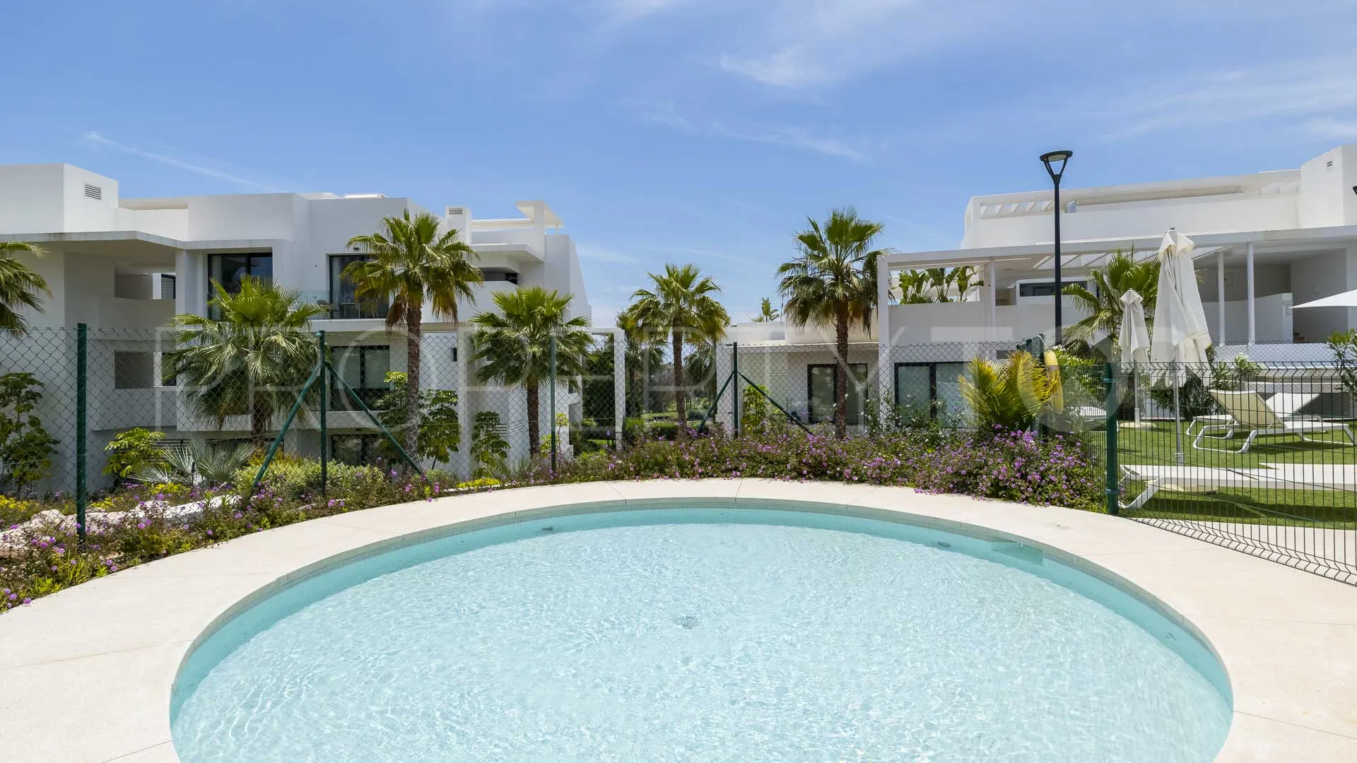 Se vende apartamento con 2 dormitorios en Benahavis