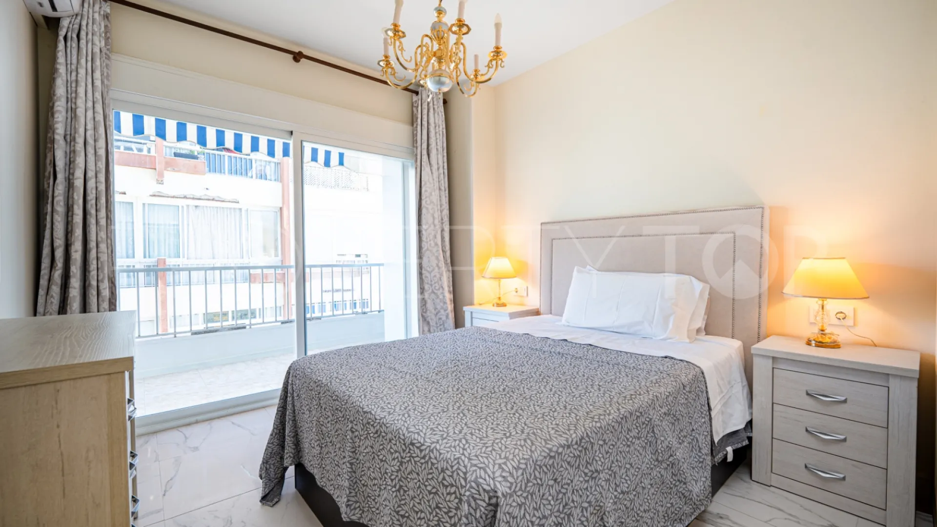 Buy apartment in Marbella