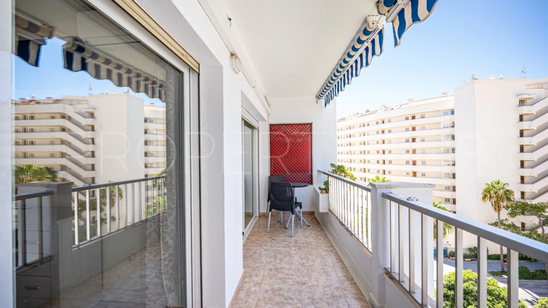 Buy apartment in Marbella