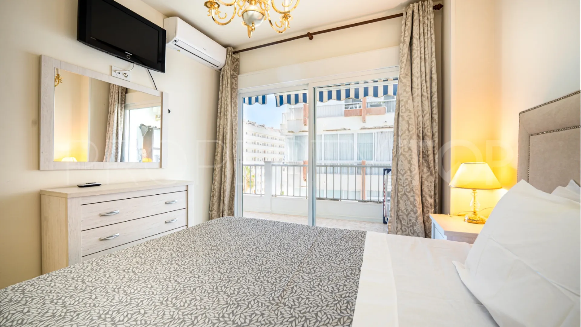 Buy apartment in Marbella