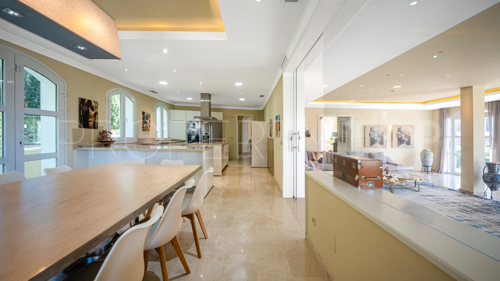For sale Estepona 5 bedrooms villa