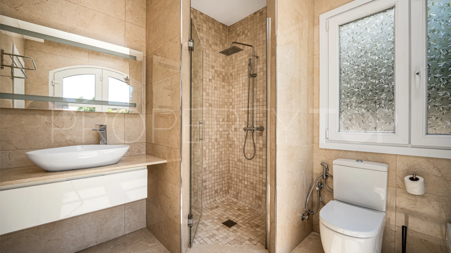 For sale Estepona 5 bedrooms villa