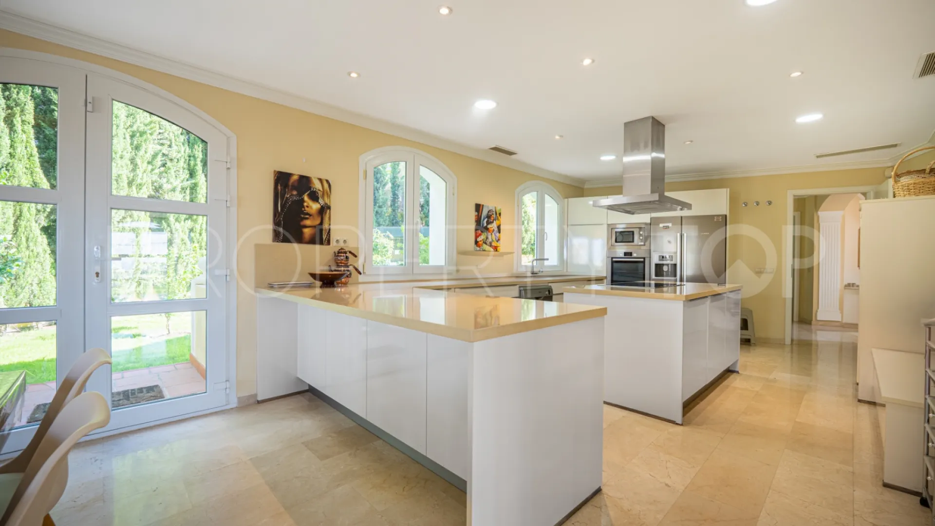 For sale Estepona 5 bedrooms villa