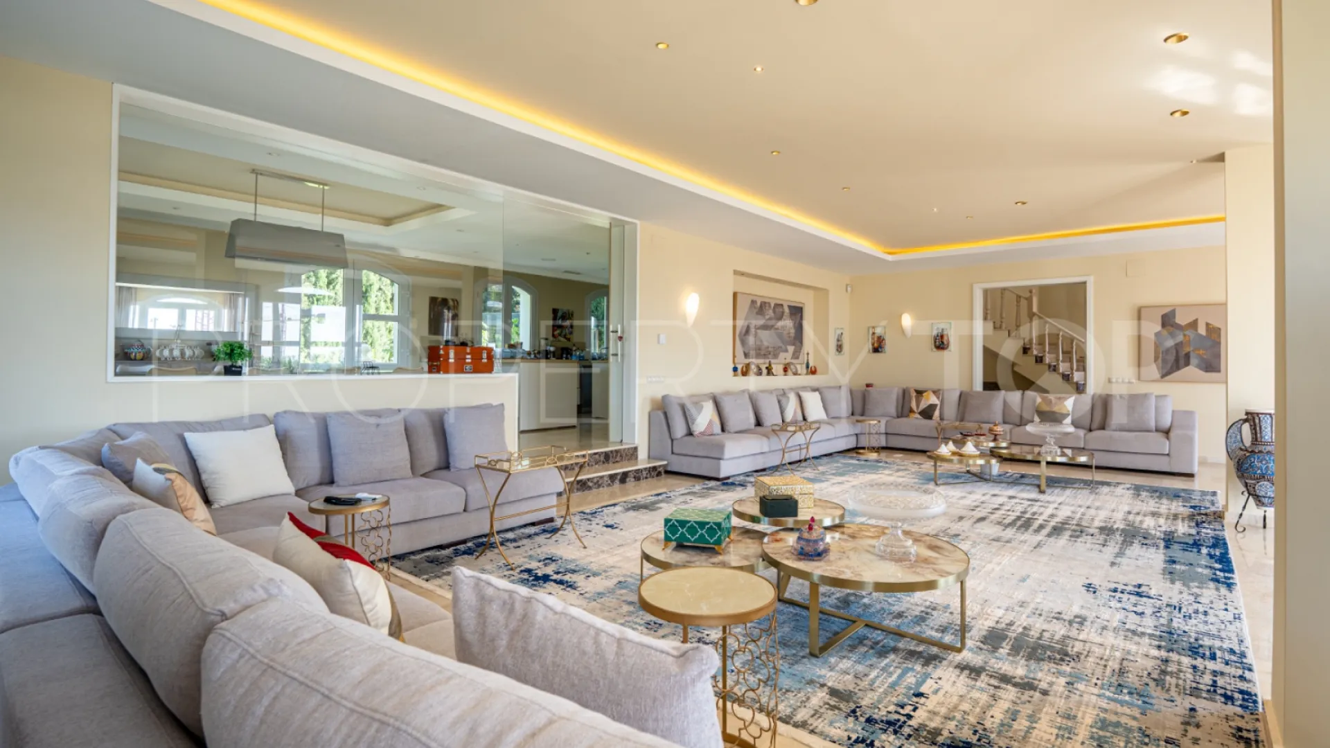 For sale Estepona 5 bedrooms villa