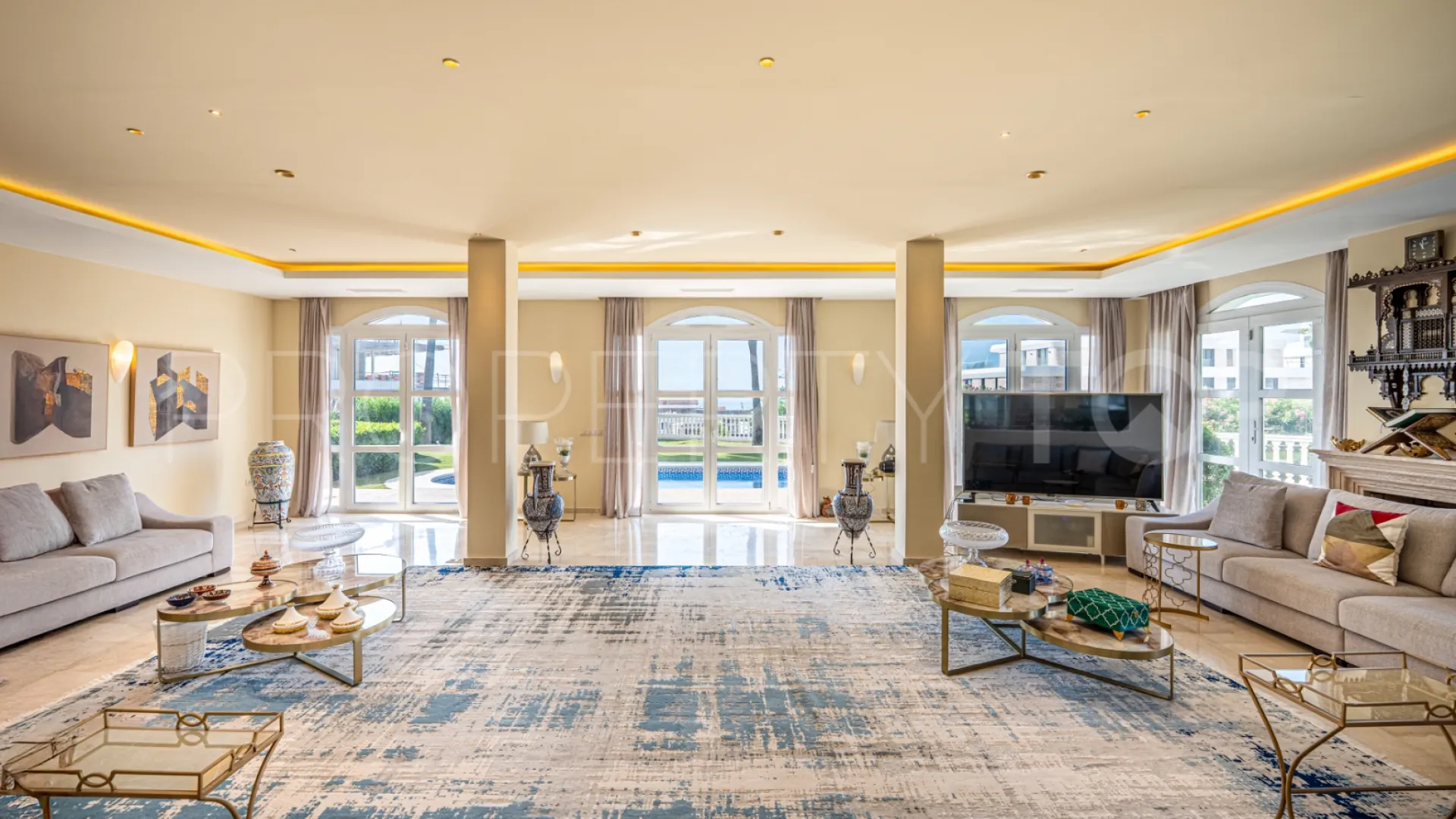 For sale Estepona 5 bedrooms villa