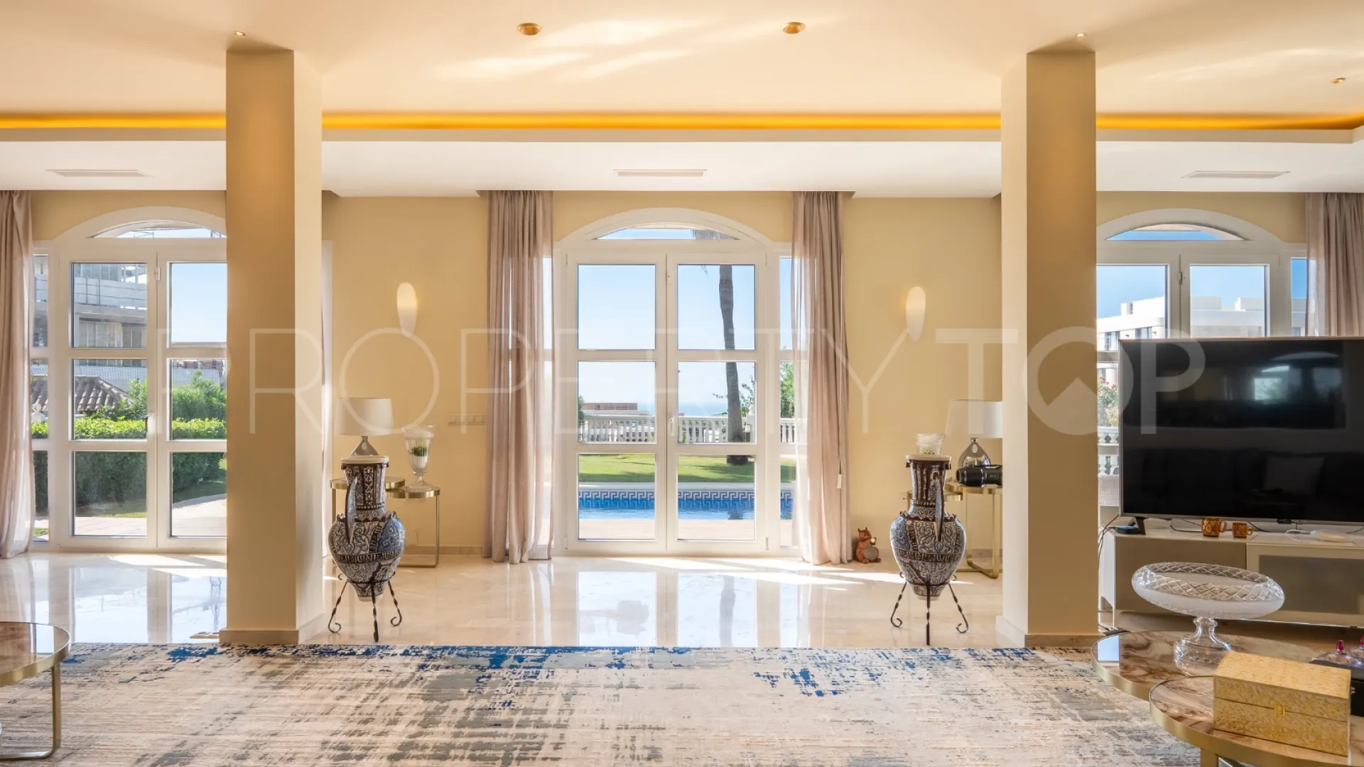 For sale Estepona 5 bedrooms villa